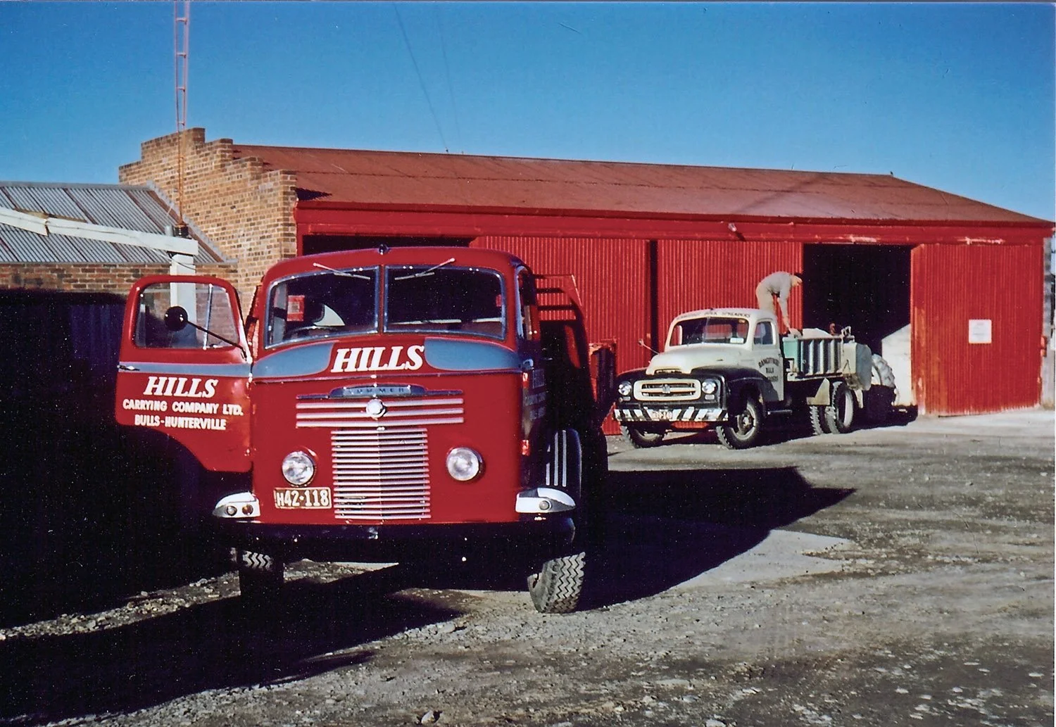 Rollin-Wheels-Hills-Carrying-Commer-International.jpg
