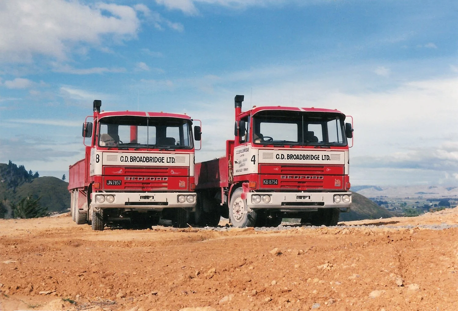 Rollin-wheels-CD-Broadbridge-TM-Bedford-pair.jpg
