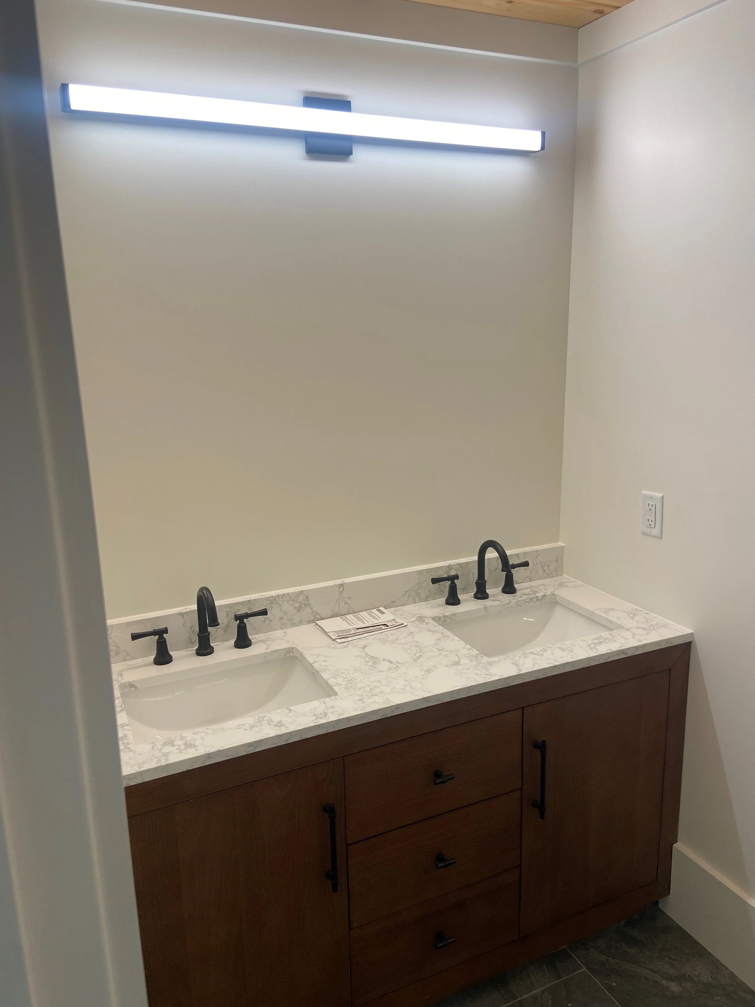 Bathroom vanity.jpg