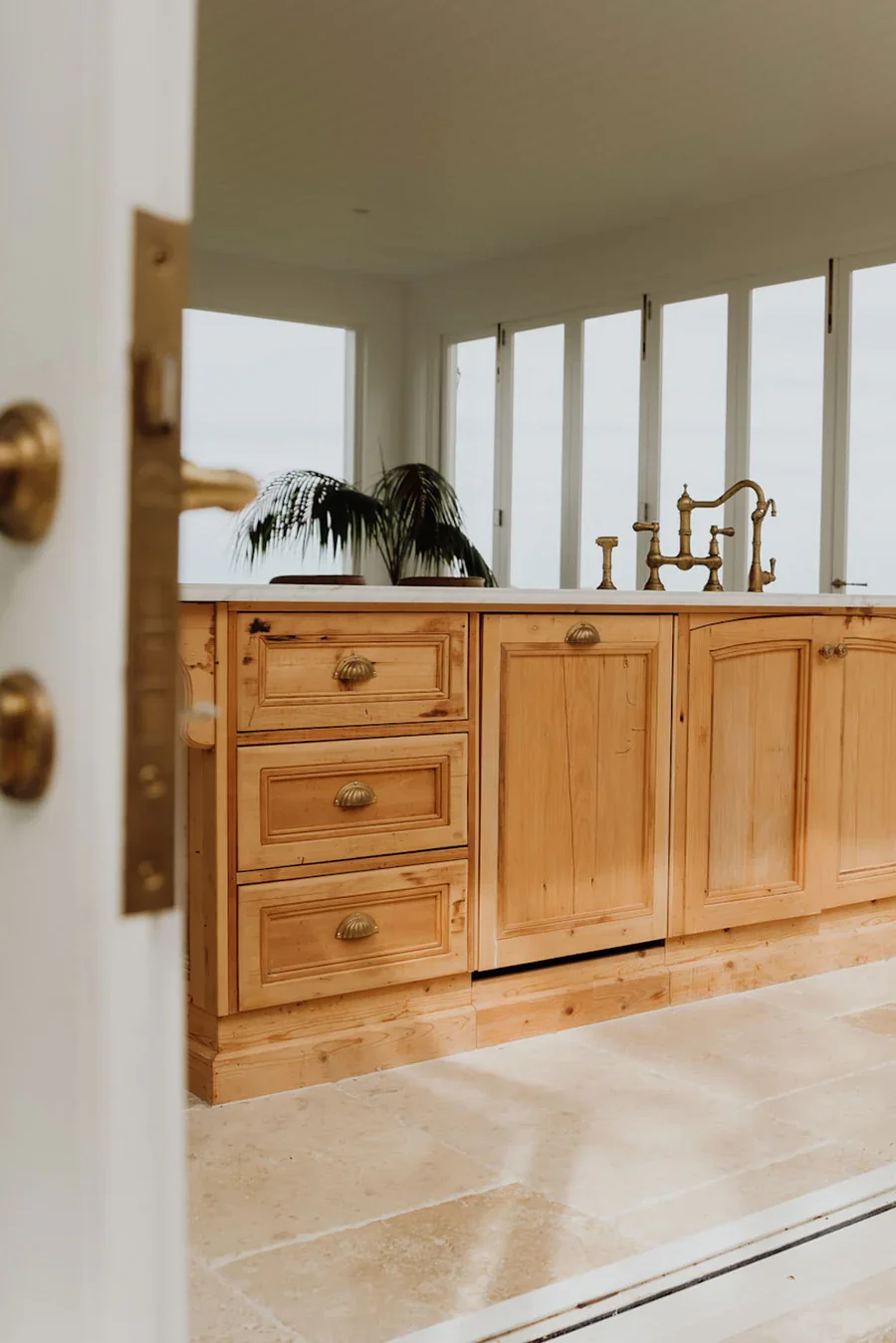 Sourcing Secrets: Byron’s Best-Kept Treasure for Vintage Lovers