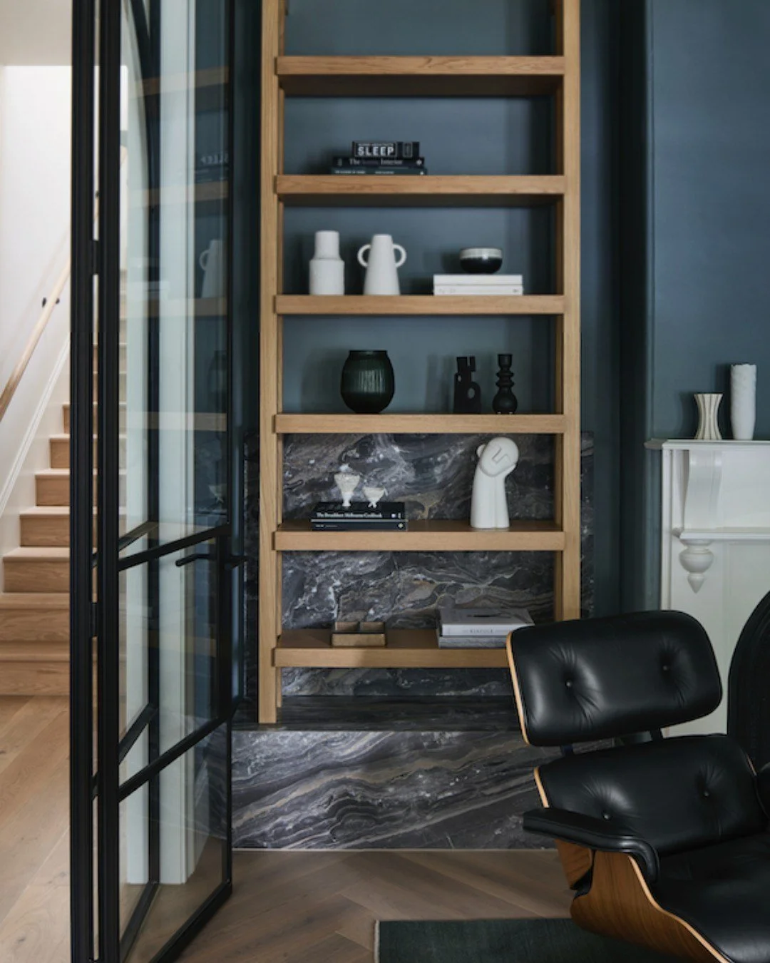 This Albert Park residence is a beautiful example of how moody colour, when used with intention, can feel both timeless and deeply livable. Designed by Melbourne-based studio @s_r_and_o, the project involved a full interior reimagining of a classic V