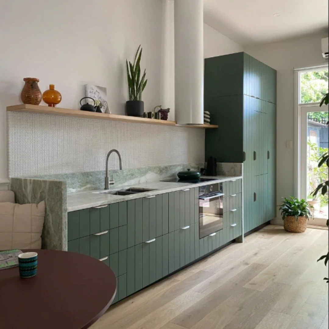 Choosing the right products is as important as choosing the right layout. With cabinetry, finishes and function should always be thoughtfully aligned, the result is a kitchen that supports daily life while elevating the entire home. Brands like @Ren_