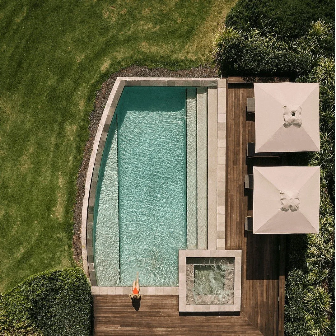 @SpicersPeakLodge is giving is some serious pool envy&hellip; can&rsquo;t wait to dive in soon, especially with this cold snap in Byron, need some QLD warmth!

#pool #spicerspeaklodge #whereadesignerstays #pooldesign