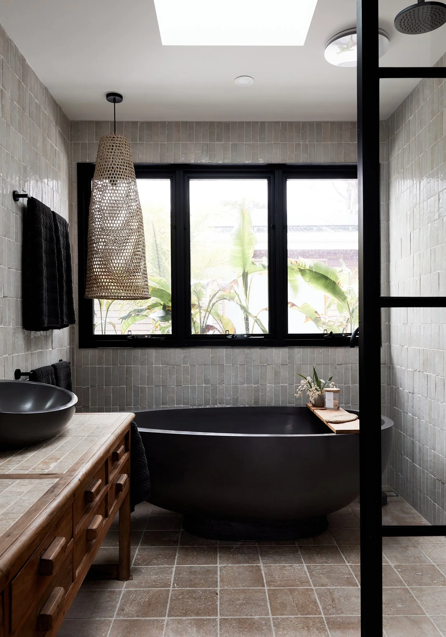 SIKATA_MAIN  BATHROOM_TQA1013.jpg