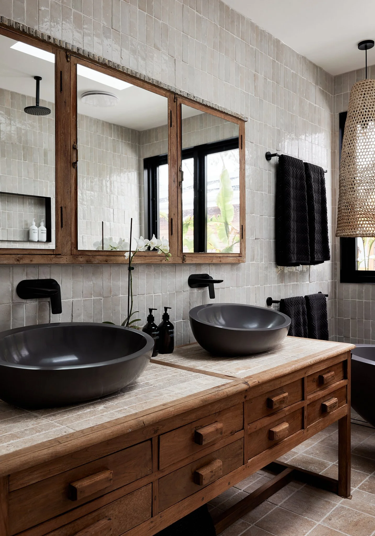 SIKATA_MAIN  BATHROOM_TQA1019.jpg