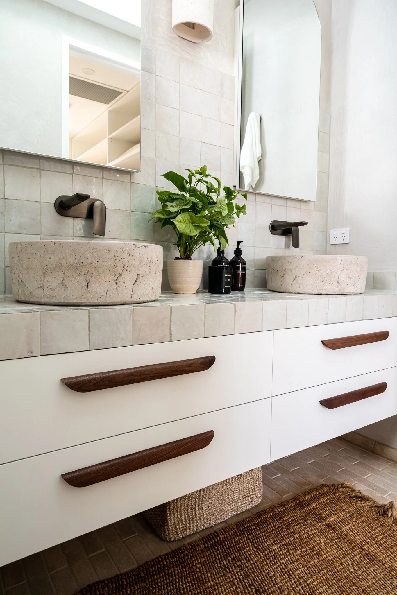 SAMUDRA_MASTER ENSUITE_SHP4513.jpg