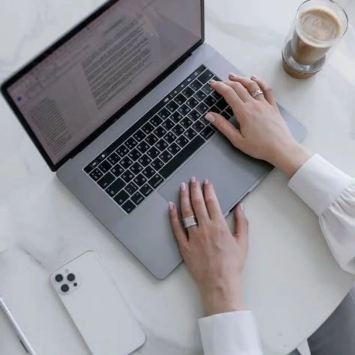 📣 New here? Let’s connect!
I’m Samantha — a coach, HR leader, and psychology student passionate about helping people grow with purpose. I also own Signed with Samantha by Notary Worthy, where I offer mobile notary services and off