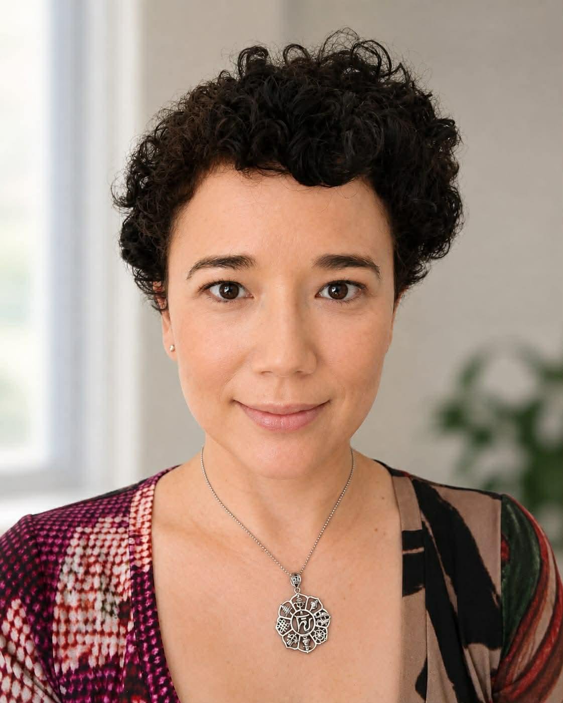 Michelle Ayn Tessensohn, Ancestral Lineage Healing Practitioner, coach, mentor. Ancestors who are both coloniser and colonised. Lives in Singapore.