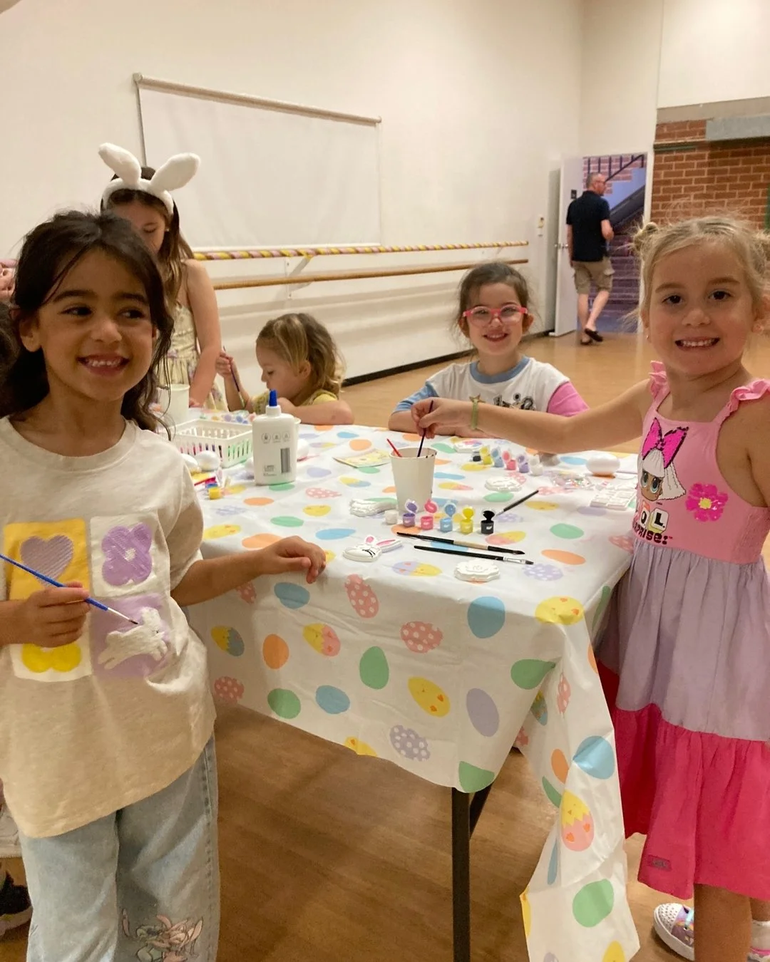 Throwback to our holiday Easter Bunny Bop party! 🐣 🐰 we love having our littlies (and our amazing Dancestep helpers) back in the studio over our holiday breaks for low key but high energy fun, creativity, and friends