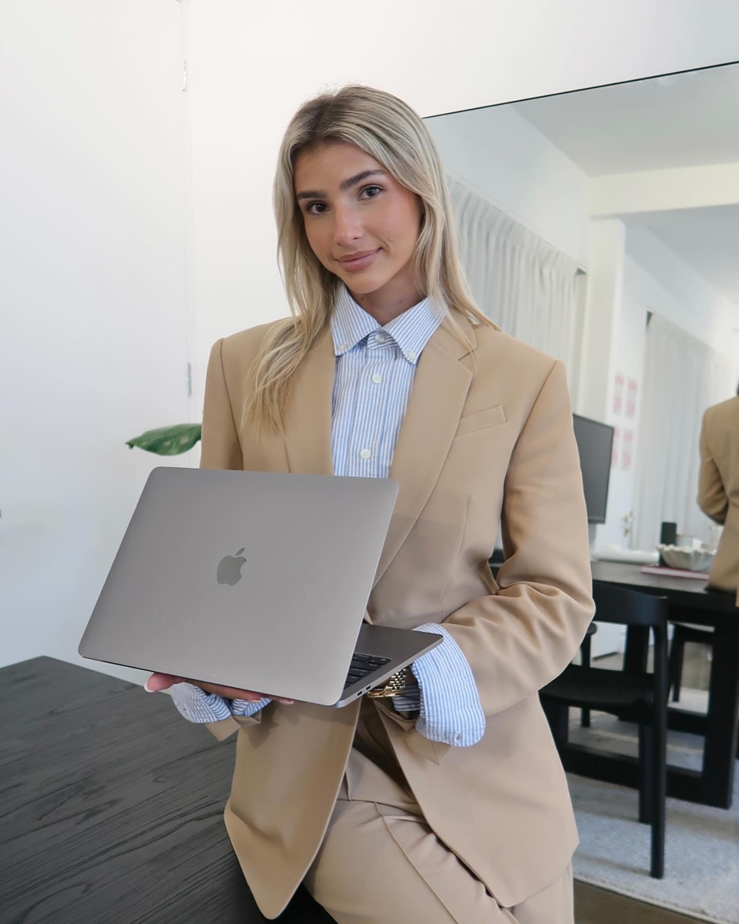 Meet Briana 👀

Last week we welcomed the beautiful Briana to the VIVE team as our new Talent Manager. 💖

Briana comes with a wealth of knowledge in Influencer Marketing working brand side for boutique fashion. 

We can&rsquo;t wait for you to get t