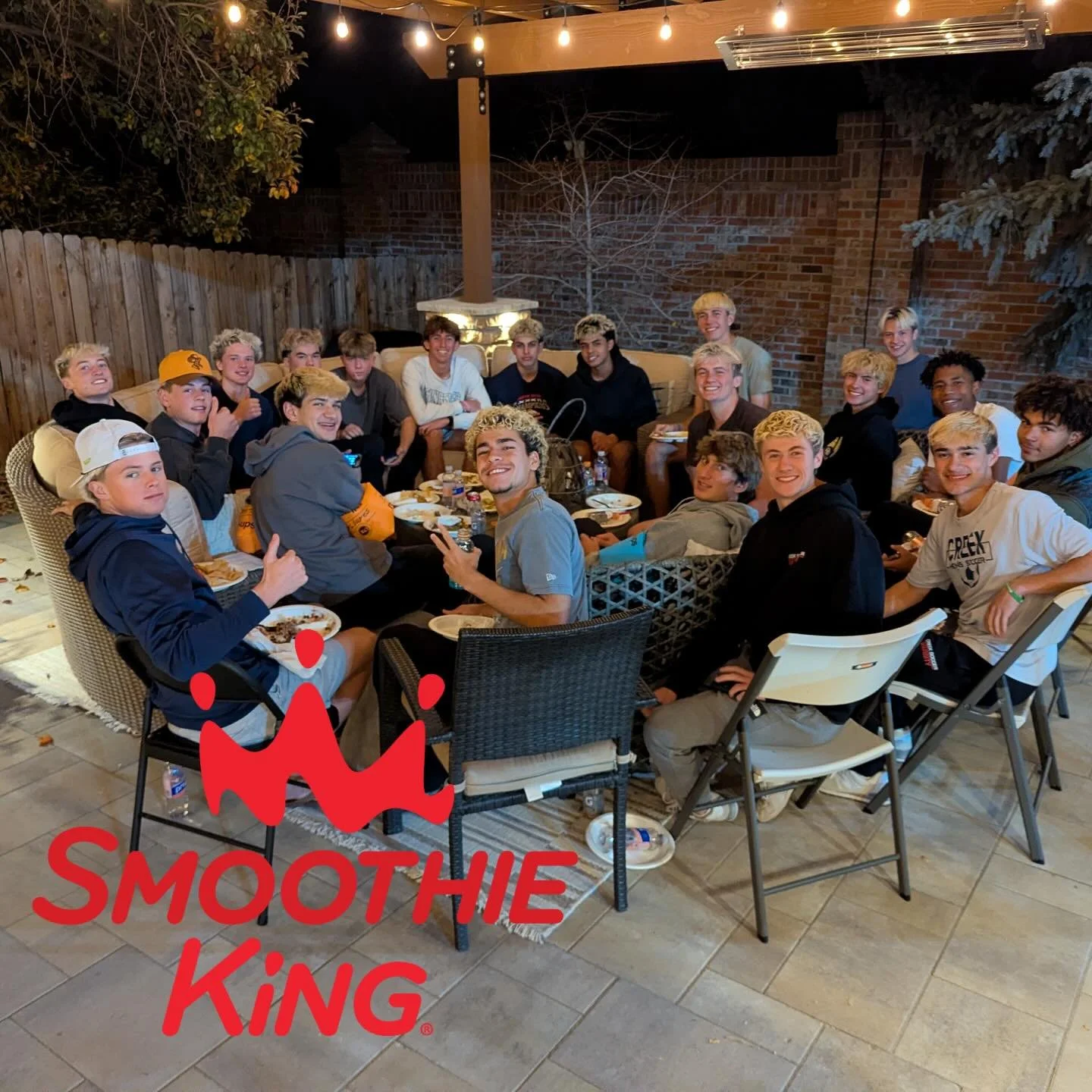 These boys are on to the quarterfinals, powered by team dinners and our postseason sponsor, Smoothie King! Visit their new restaurant at the Belleview Promenade! 🥤
