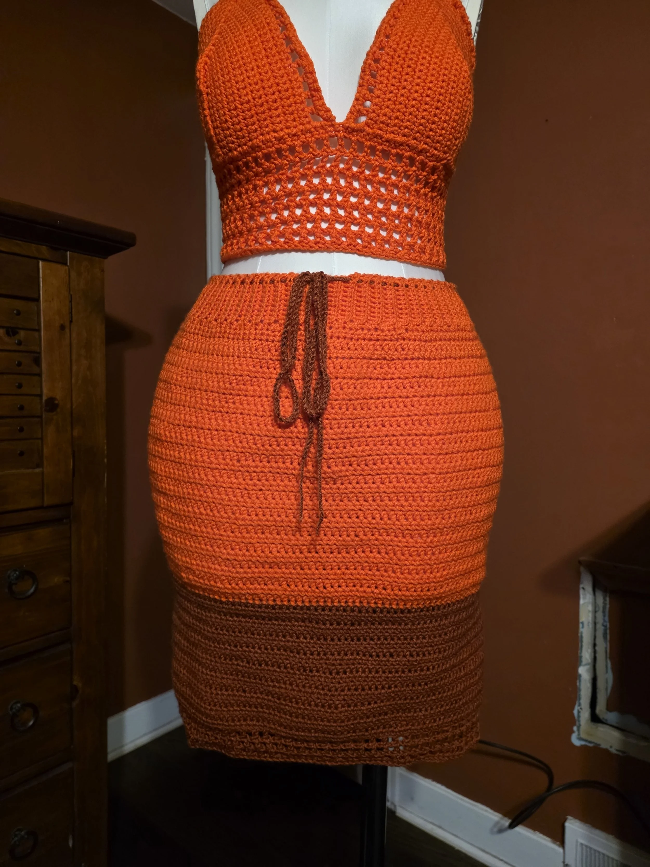 Fitted Skirt- Lg