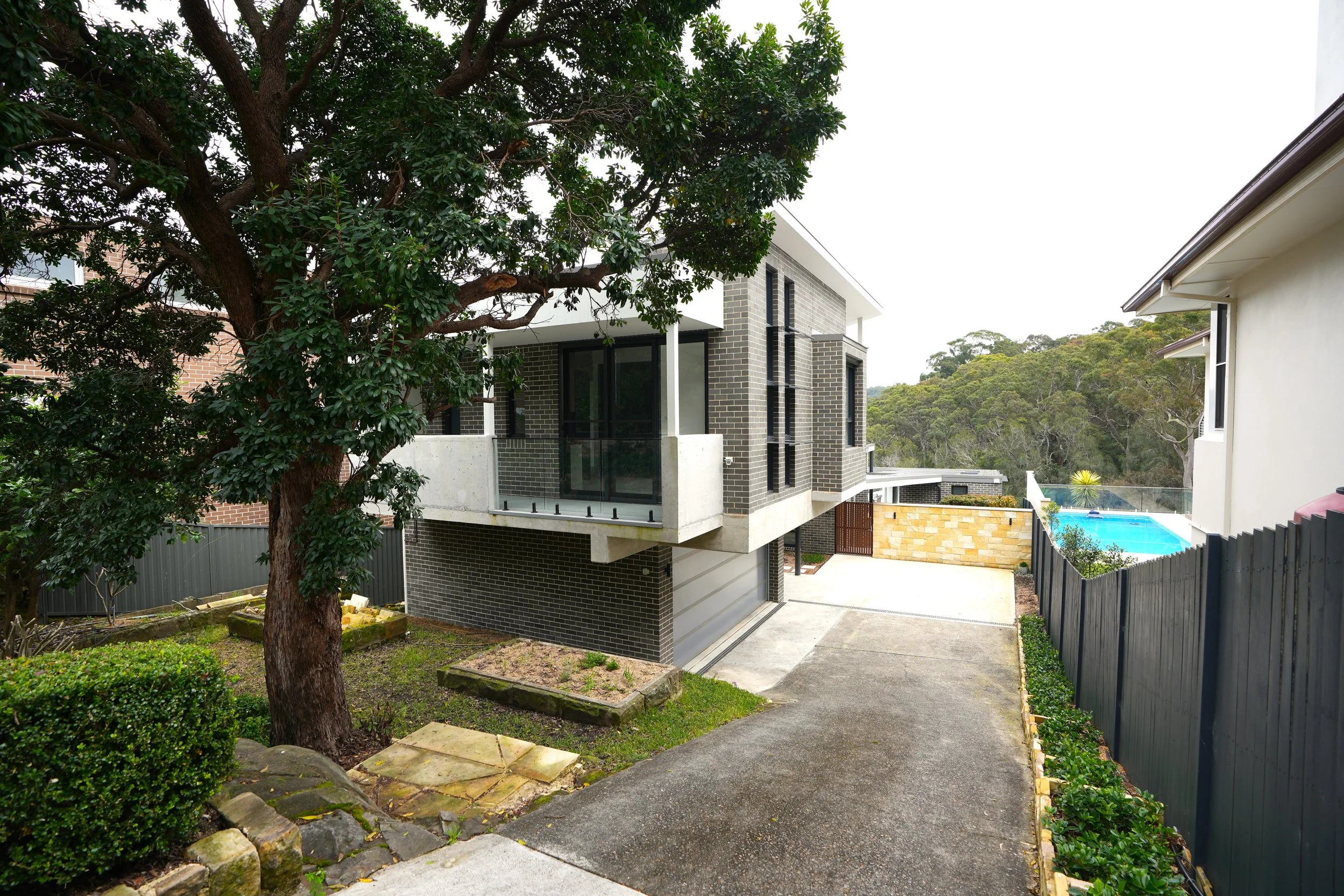 OatleyHouse_Garage+GrannyFlatPhoto.JPG