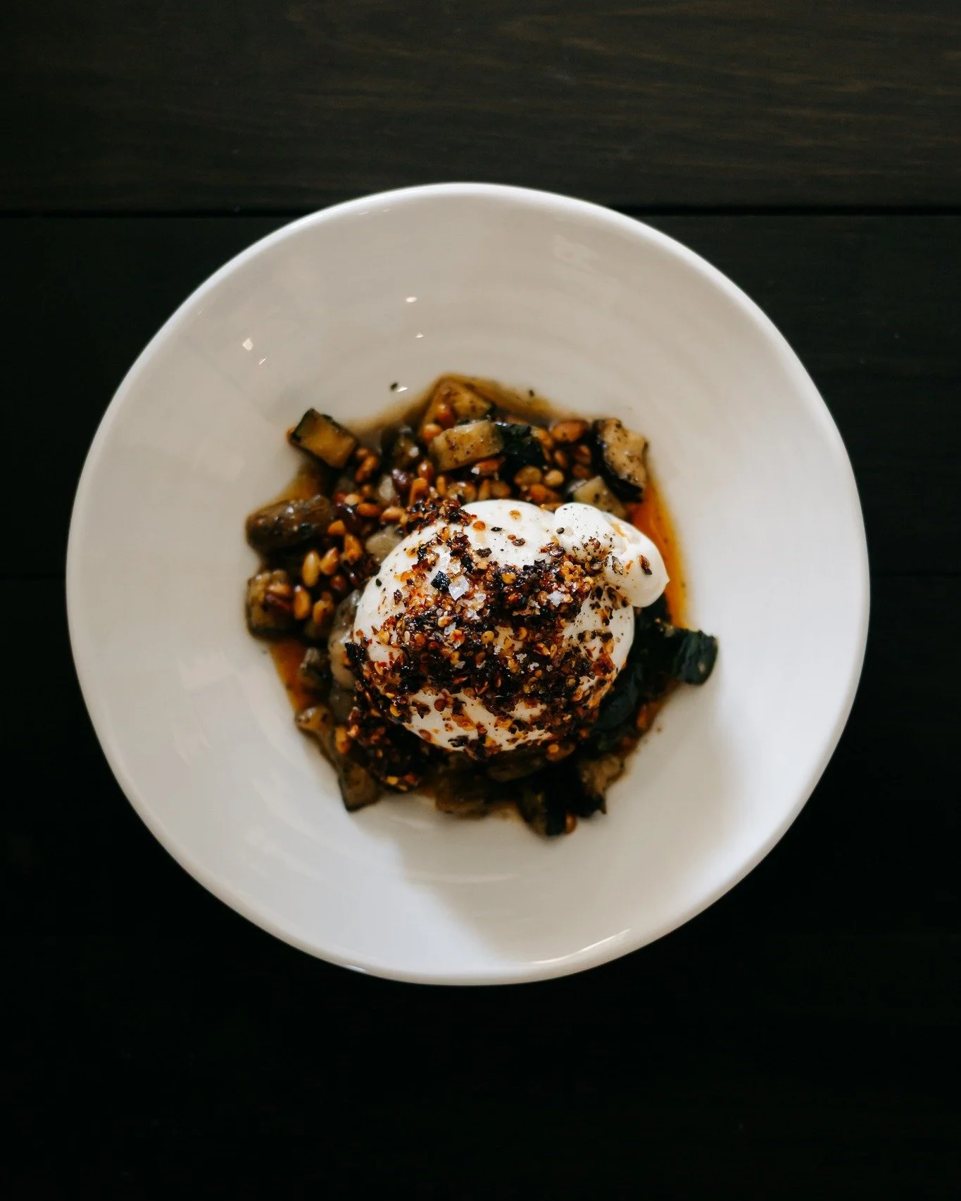Vannella burrata, zucchini &amp; pinenut caponata &amp; chilli oil doing its thing. No fuss - just good food meant to be shared. Love it.

#canberra #canberrawedding #bestcaterer #visitupperlachlanshire #upperlachlan #visityassvalley #canberrafoodie 