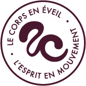 Tampon rond avec les inscriptions "Le corps en éveil, l'esprit en mouvement" et la forme VC au centre
