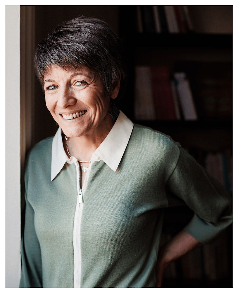 Portrait de Eve Berger dans son bureau basé à Paris