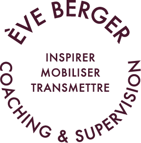 Logo circulaire avec le nom 'Ève Berger' en haut, 'Coaching & Supervision' en bas, et des mots 'Inspirer, Mobiliser, Transmettre' au centre.