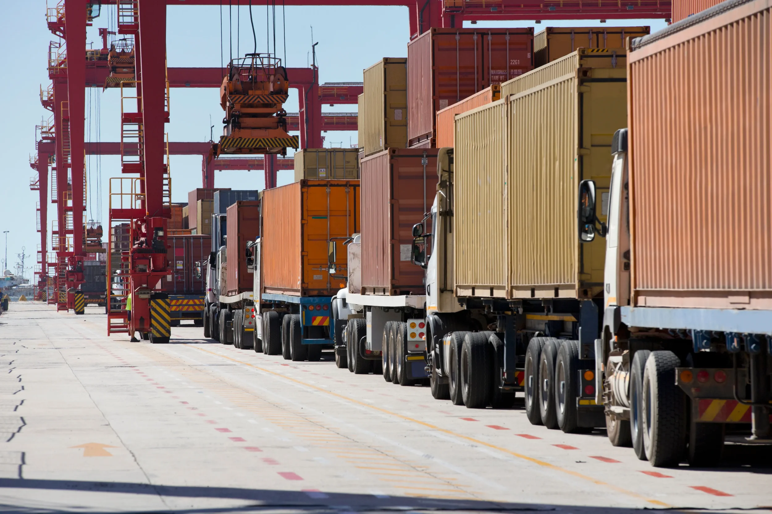 Importar y exportar sin complicaciones: impulsa tu crecimiento en el comercio internacional