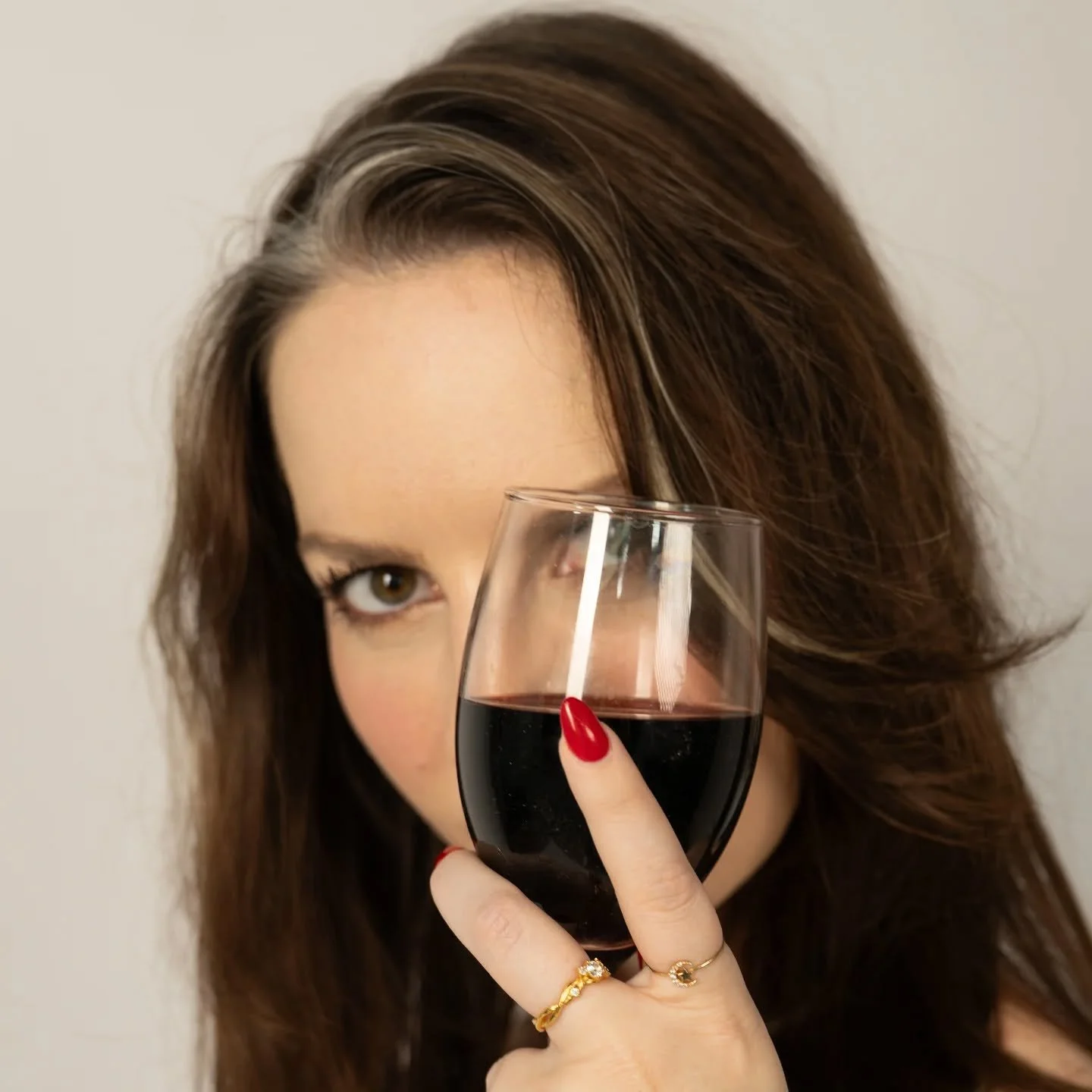 Doing creative stuff with a bad bottle of red.

Model - @roseraven.xo 
📸 Sony A7CR with 20-70mm

#sydneymodel #sydneyphotographer #modelshoot #photoshoot #studioshoot 

@sonyalpha.anz