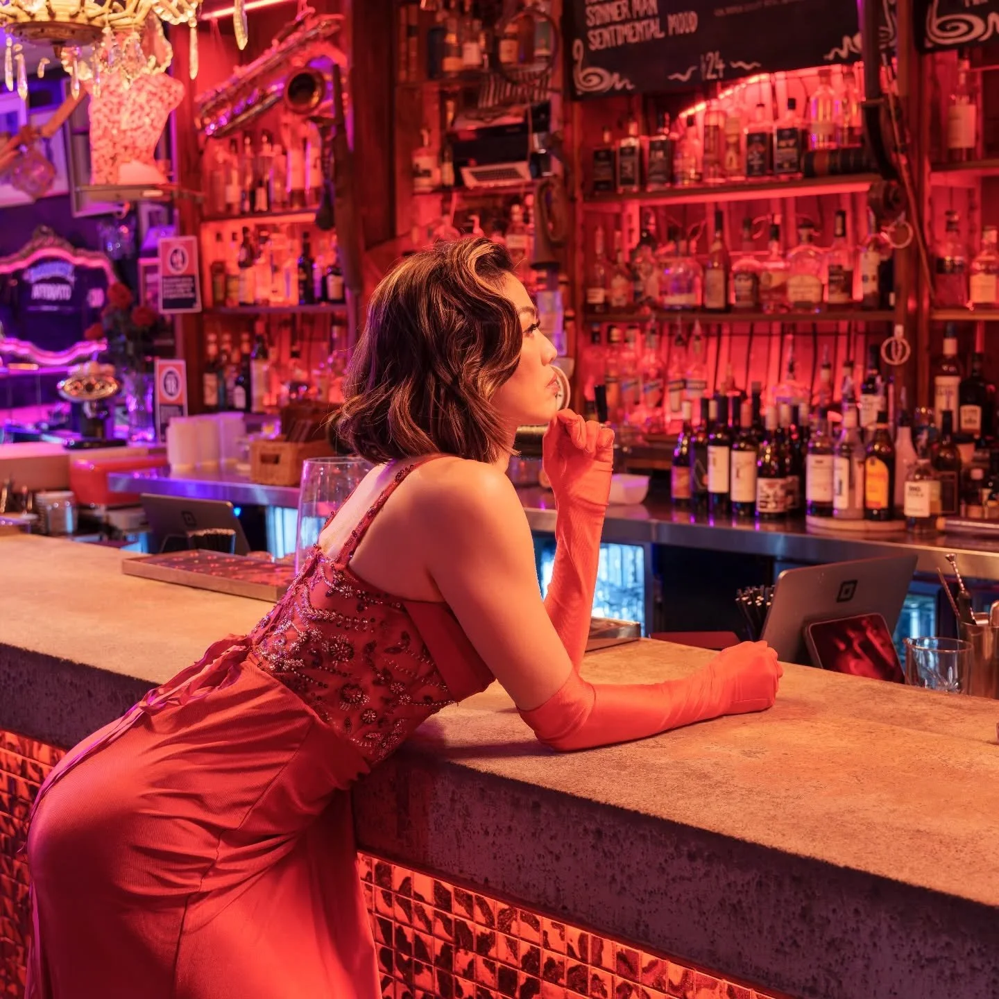 Jazz clubs from a bygone era ... Red lights, red velvet decorations ...and a lady in red.

Model - @laymean.lim
📸 - Sony A7CR 

#sydneymodel #sydneyphotographer #photoshoot #modelshoot #sydneycreatives