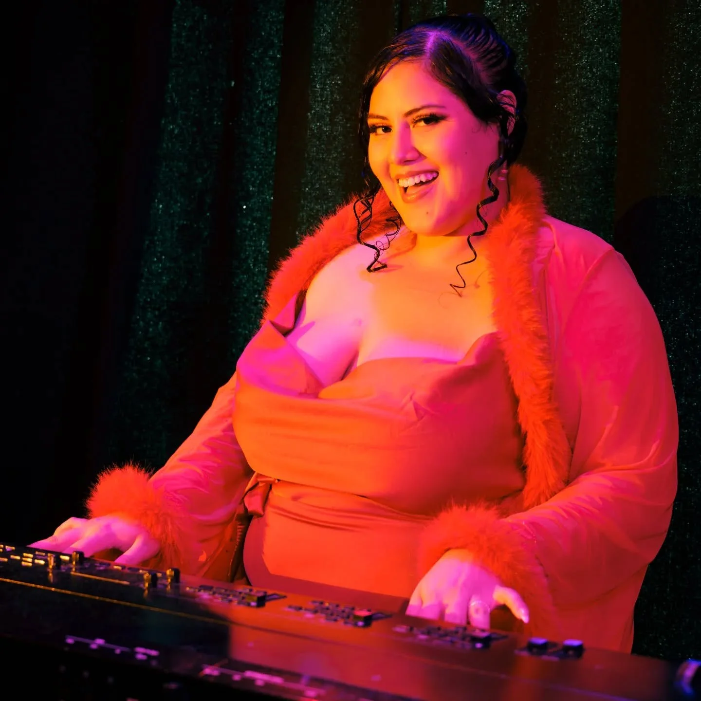 Presenting jazz Diva Banana !

Model - @gianana_banana 
📸 - Sony A7CR

#sydneymodel #sydneyphotographer #modelshoot #photoshoot #jazzclub