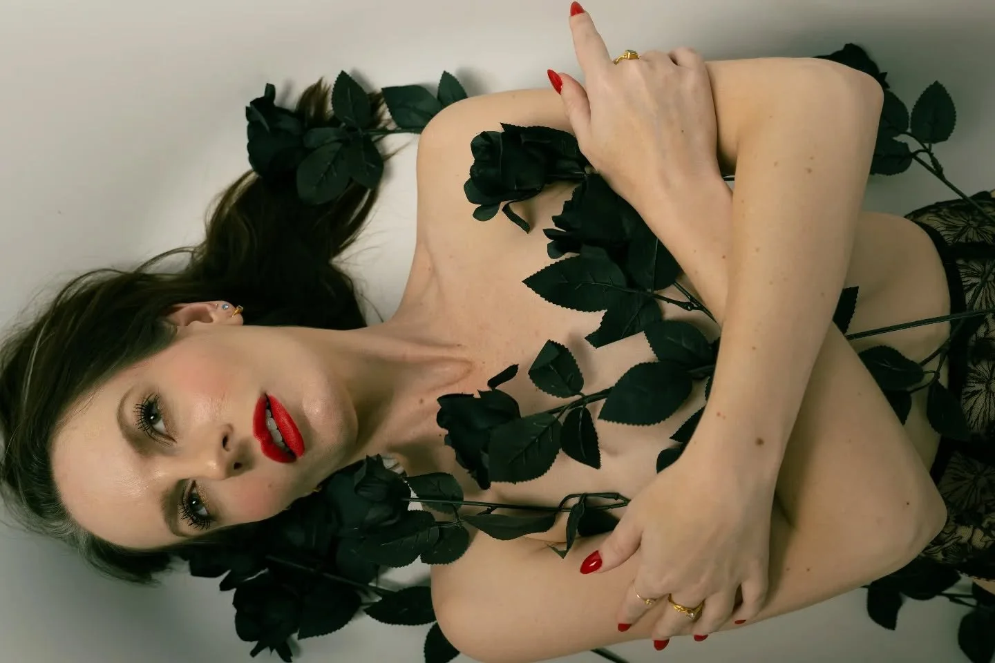 Black Roses for Ivy Rose ...

Model - @roseraven.xo 
📸 - Sony A7CR 
Shot at @sirenstudios.com.au 

#sydneymodel #sydneyphotographer #modelshoot #photoshoot #sonyalpha