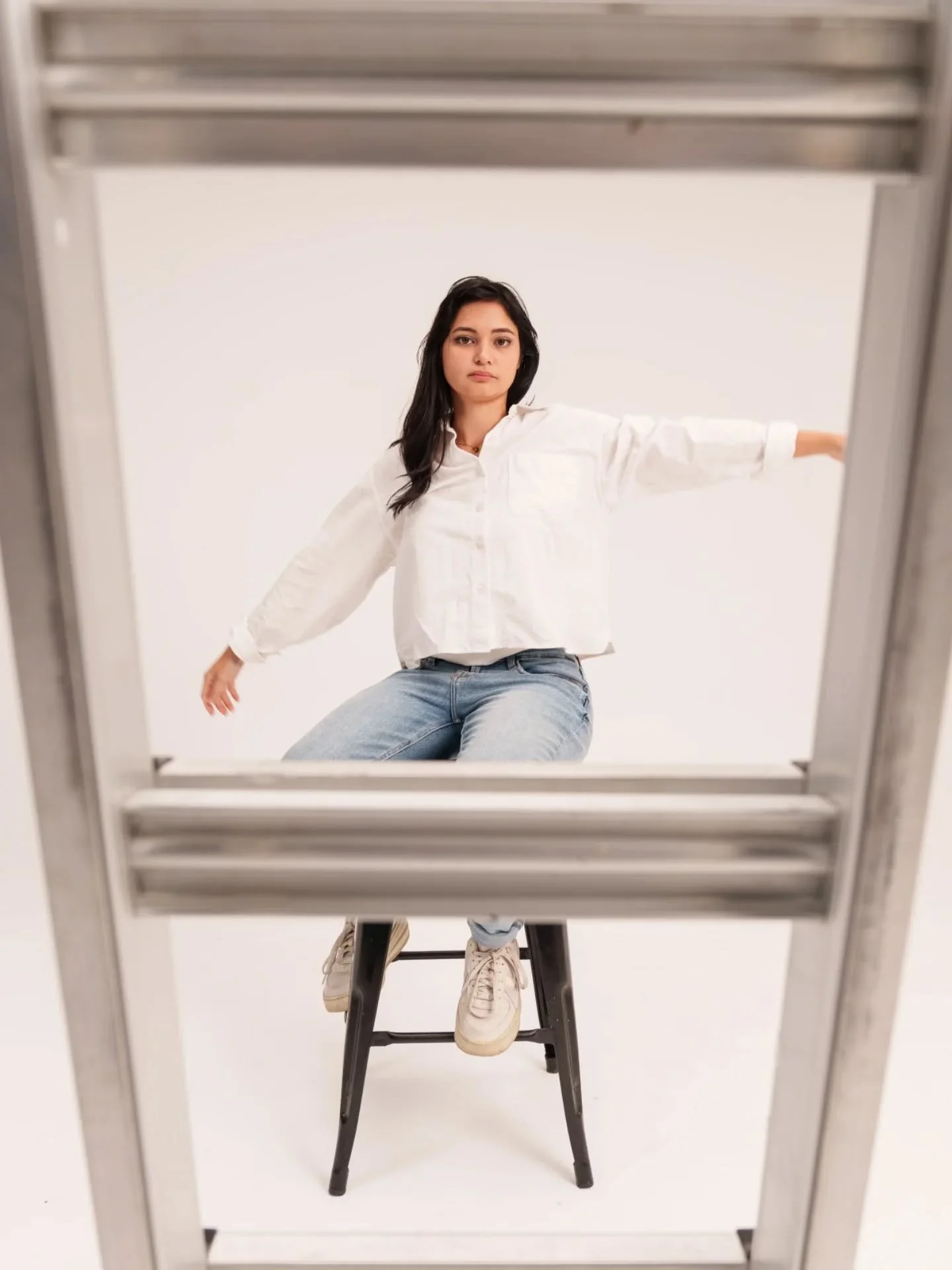 Framing with a ladder.

Model - @carolineparajo 
📸 - Sony A7CR

#sydneymodel #sydneyphotographer #photoshoot #modelshoot #studioshoot modelshoot @sonyalpha.anz