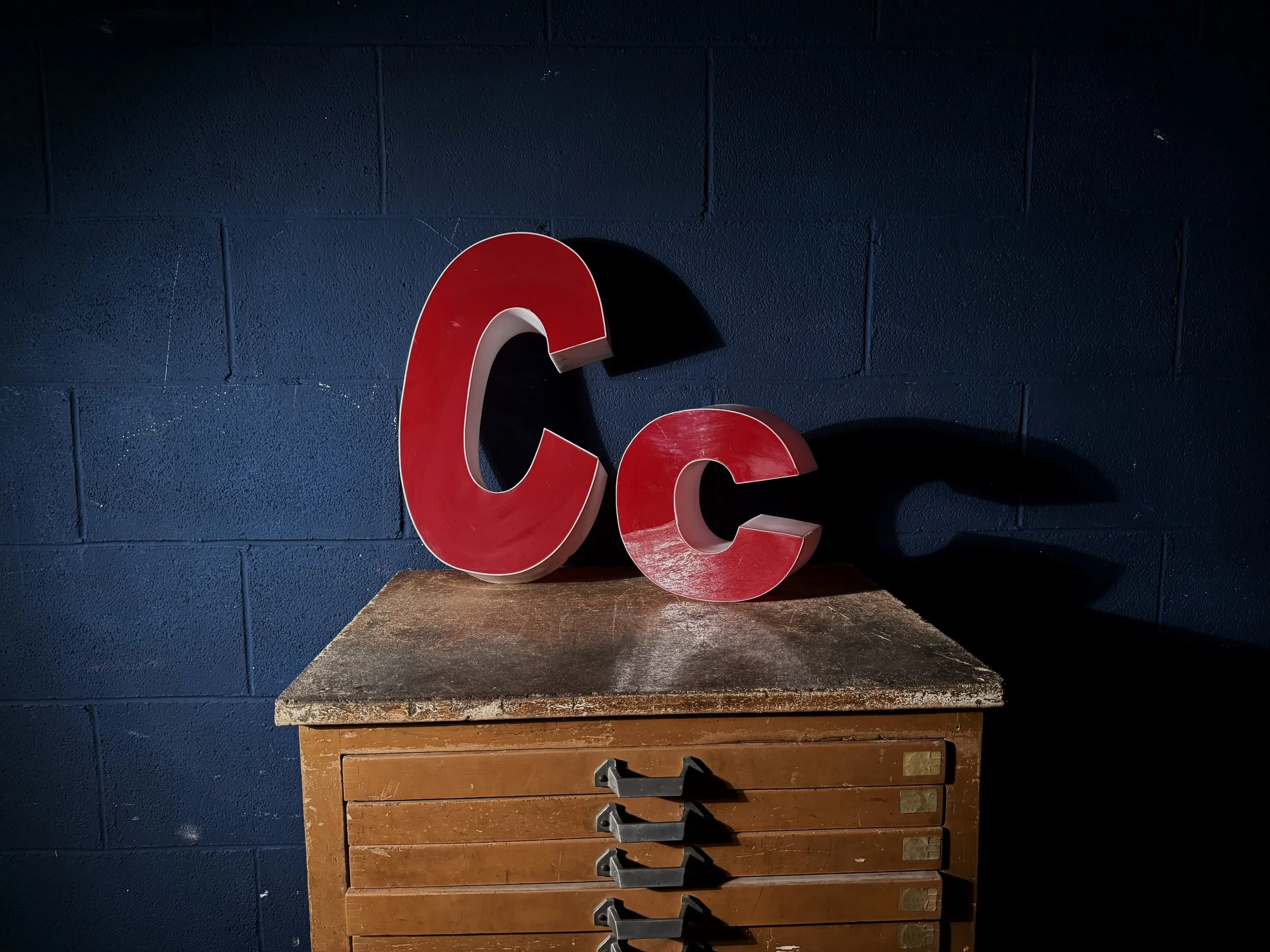 Coppia di Lettere Scatolate "Cc" in Rosso Lacca