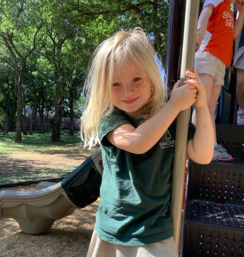 ☀️🧢 Summer Safety Tips from Evergreen 🧴💦
Summer is a season full of sunshine, splashing, and outdoor fun&mdash;but safety always comes first! Here are a few reminders to help keep our little ones happy and healthy all summer long:

🔆 Stay Sun Saf