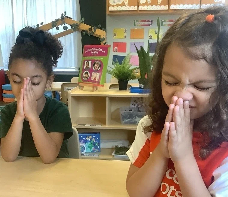 Our morning prayer!

&iexcl;Nuestro tiempo con Jes&uacute;s!

📸Lamar blvd