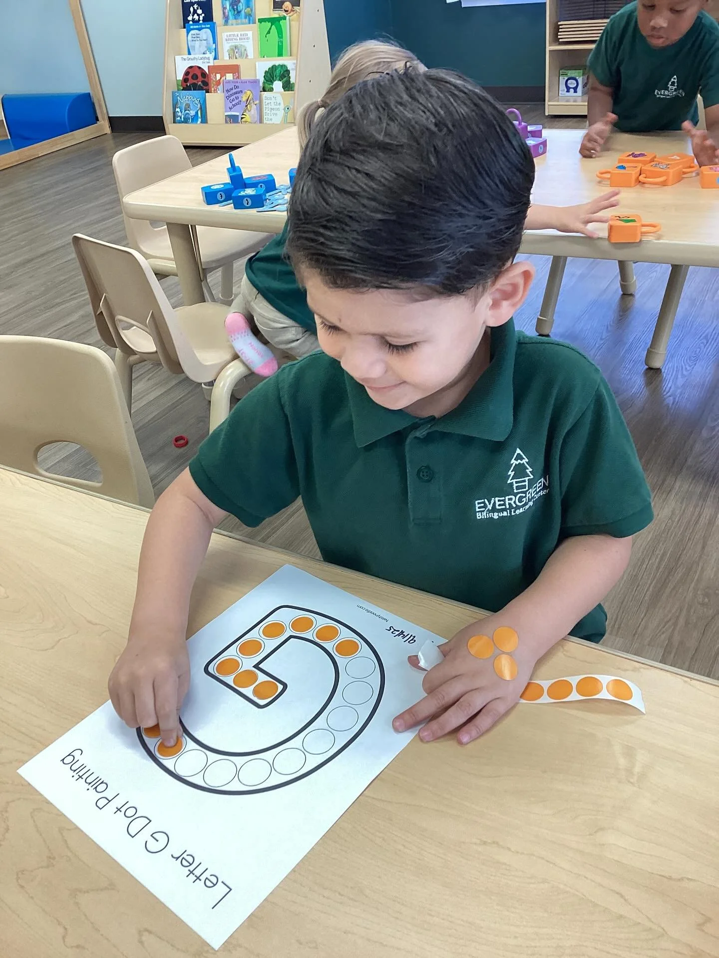 ✋🖍️ Training Our Fine Motor Skills &mdash; Getting Ready to Write! ✏️

Before children learn to write, they first strengthen the tiny muscles in their hands, wrists, and fingers. 💪 These activities&mdash;like cutting, coloring, squeezing, sorting, 