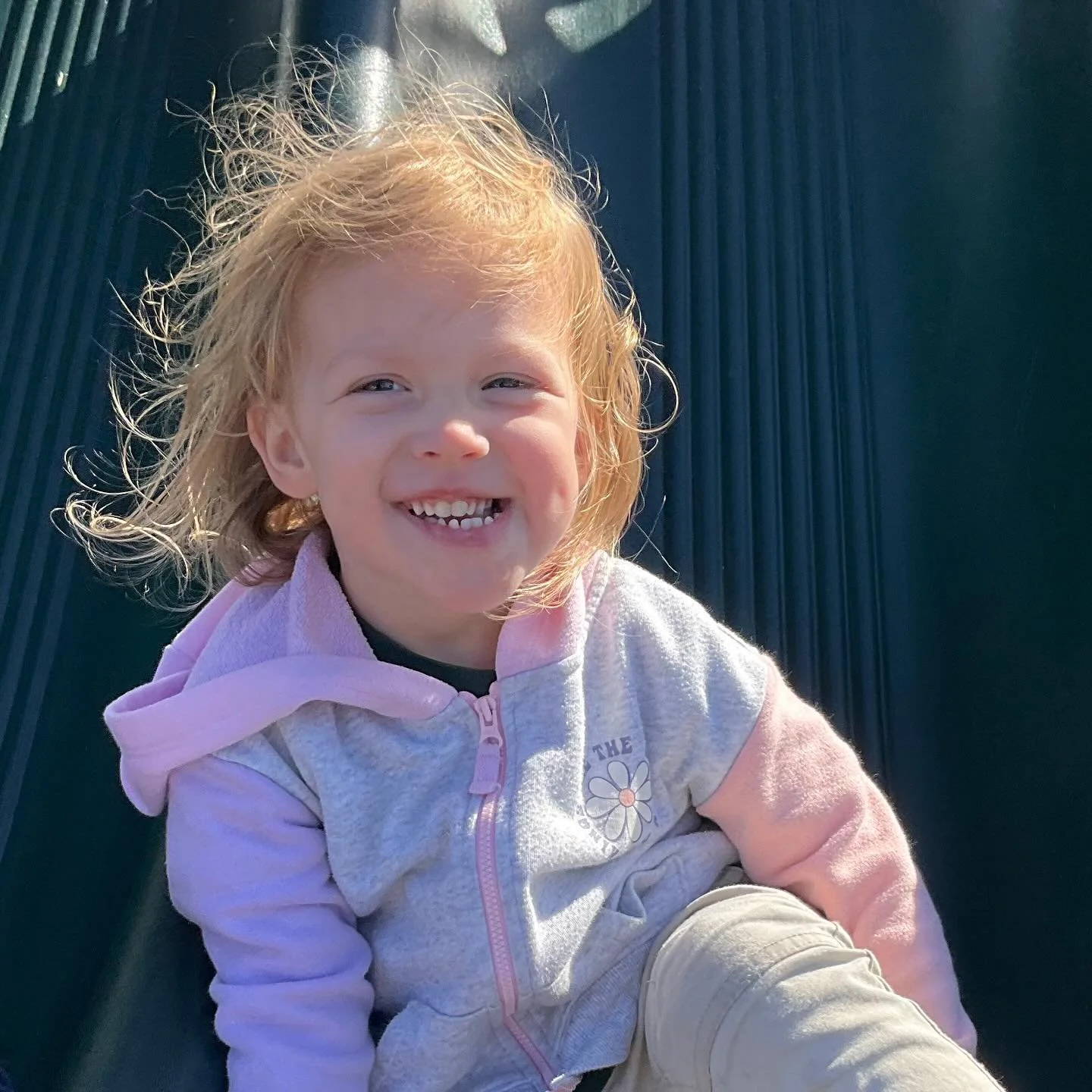 It&rsquo;s play time! 🎉

When children play and interact with their peers, they&rsquo;re learning valuable social skills &mdash; how to express themselves, take turns, and show empathy toward others. 💚

&iexcl;Jugamos mientras aprendemos! 🎈
A trav