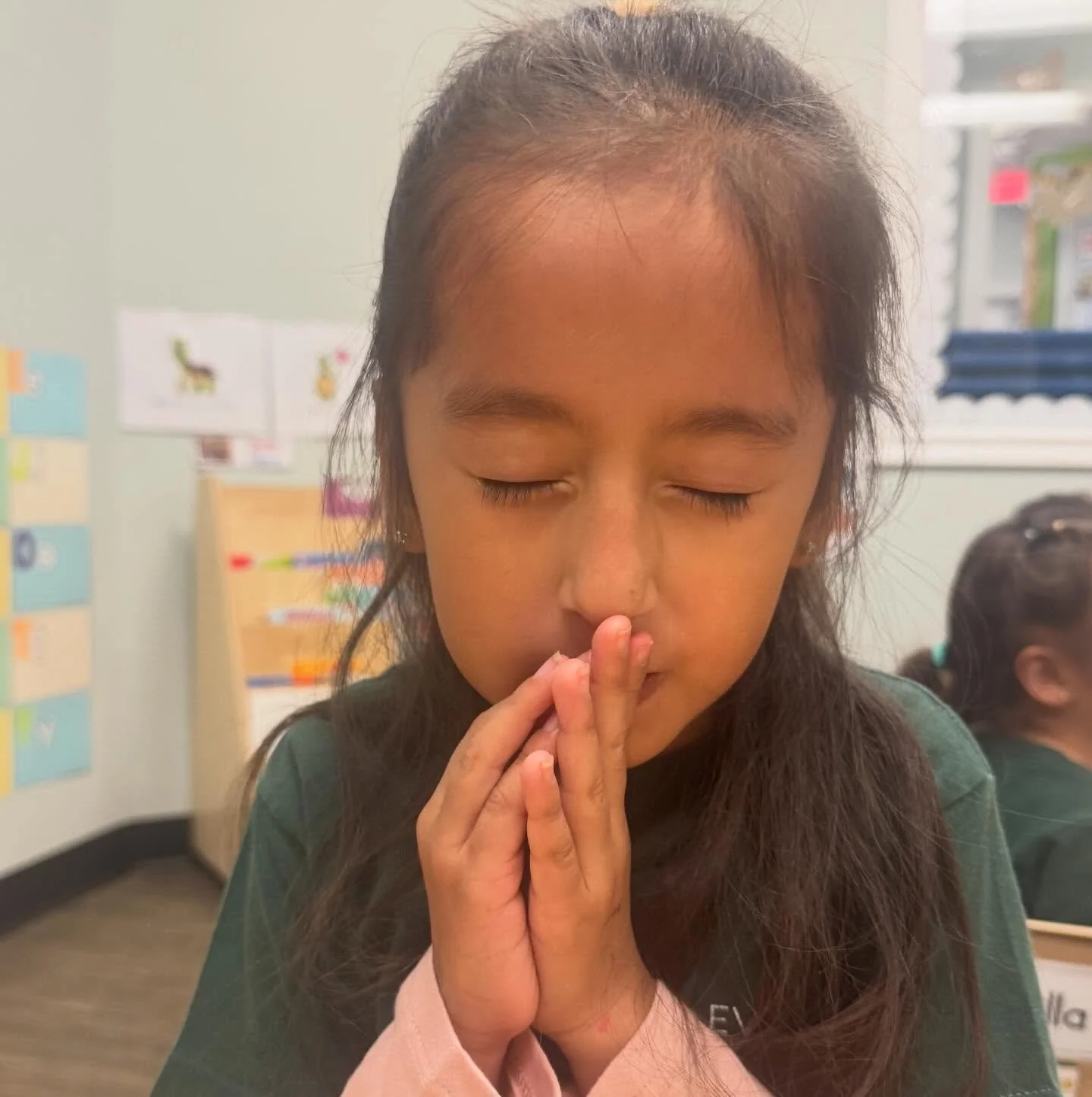 Our morning prayer!

&iexcl;Nuestro tiempo con Jes&uacute;s!

📸Lamar blvd