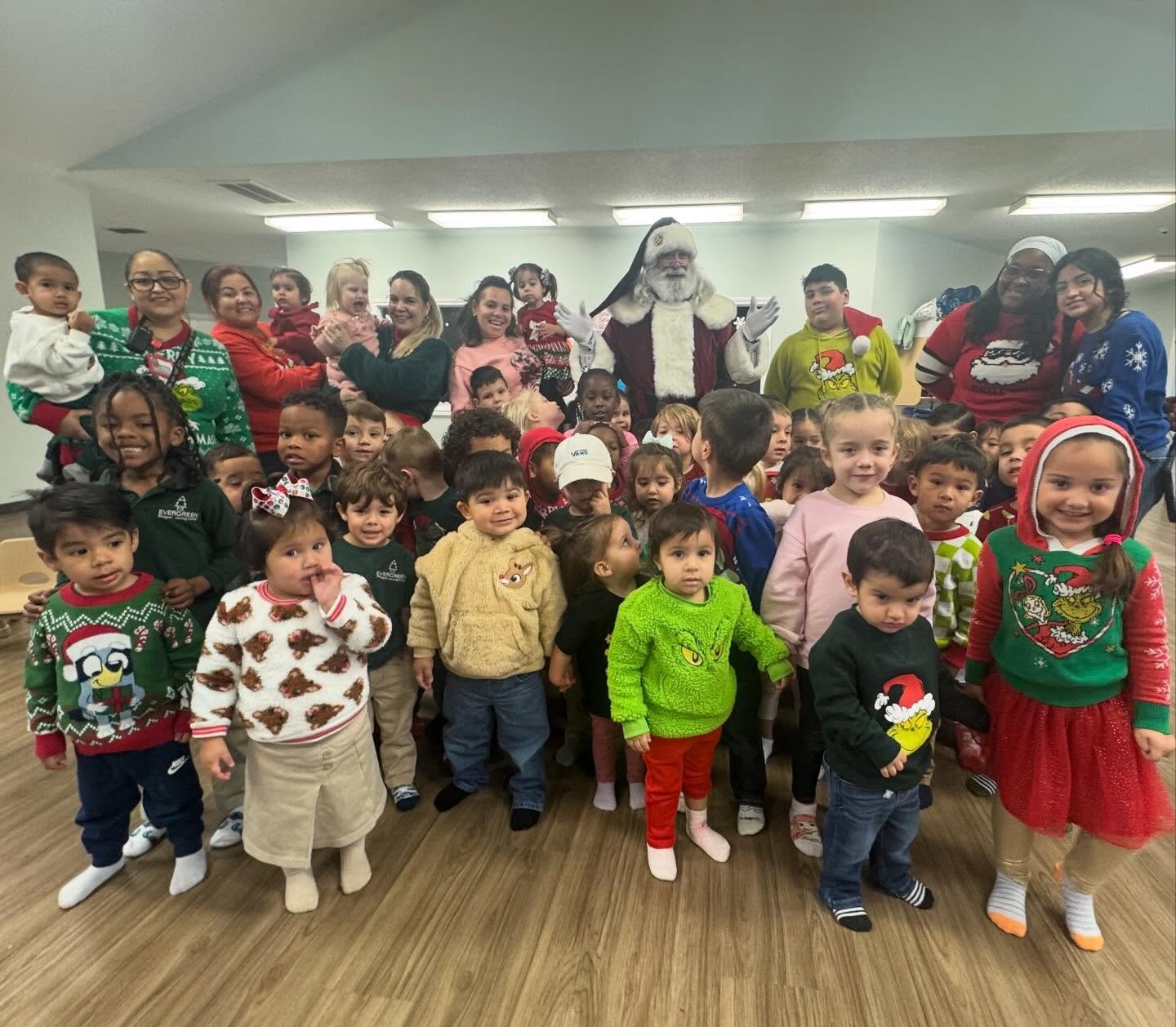 🎅📖 Story Time with Santa &ndash; South Arlington ❤️

This morning, our South Arlington location was filled with joy and wonder as Santa joined us for a very special Story Time with Santa!

Santa brought a beautiful book all about kindness and compa