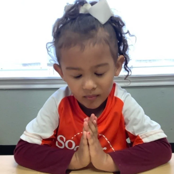 Our morning prayer!

&iexcl;Nuestro tiempo con Jes&uacute;s!

📸Lamar Blvd