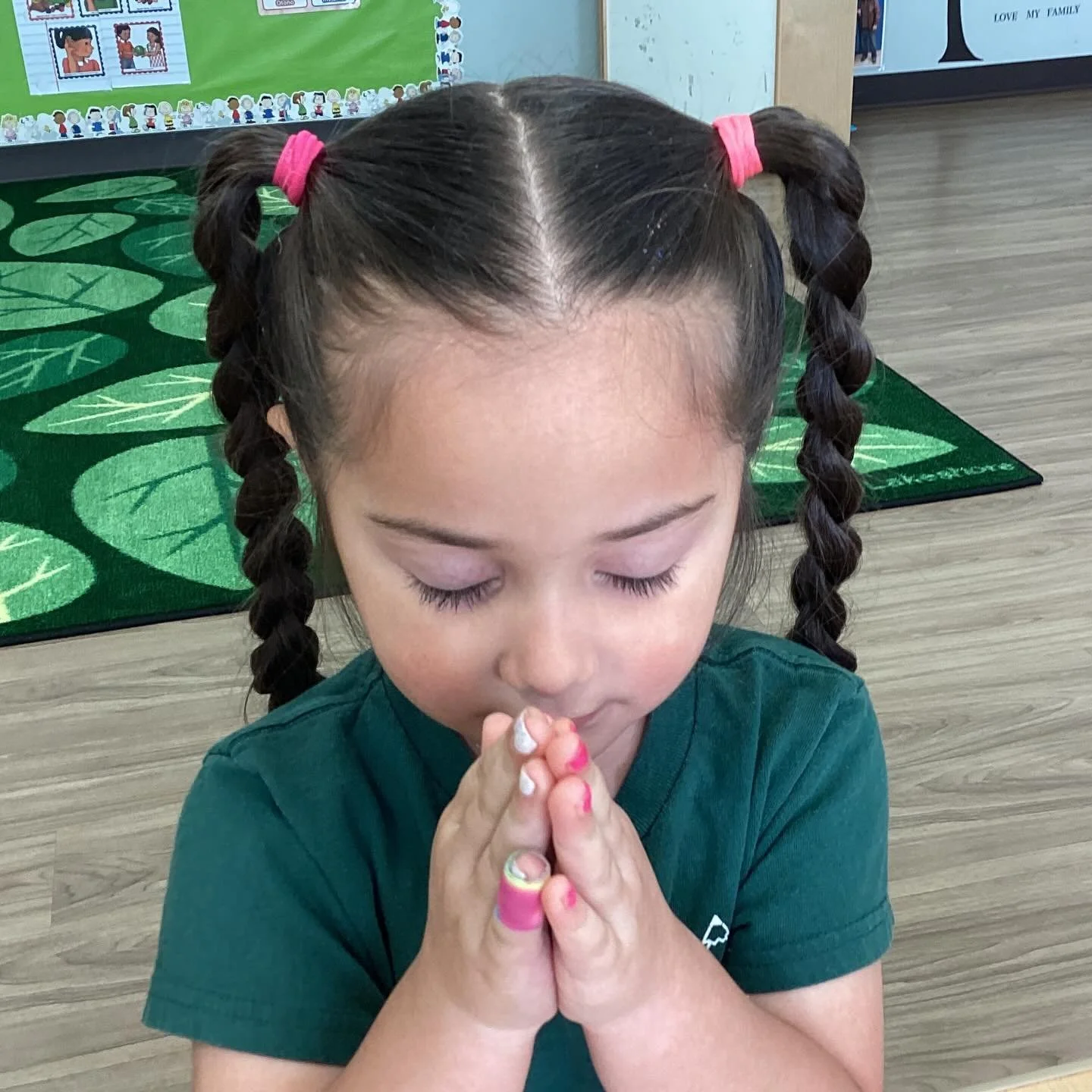 Our morning prayer!

&iexcl;Nuestro tiempo con Jes&uacute;s!

📸Mansfield Rd