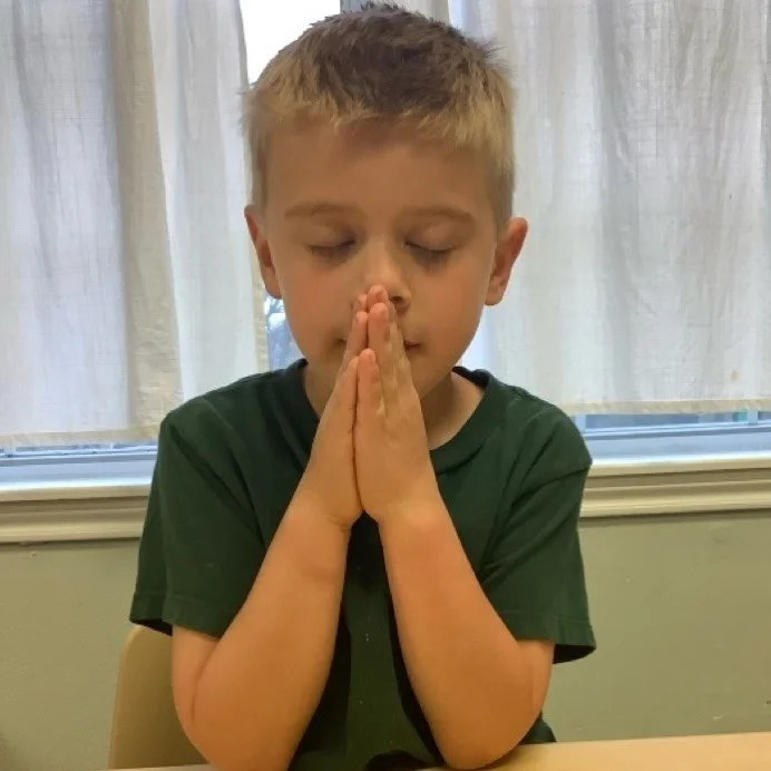 Our morning prayer!

&iexcl;Nuestro tiempo con Jes&uacute;s!

📸Lamar blvd