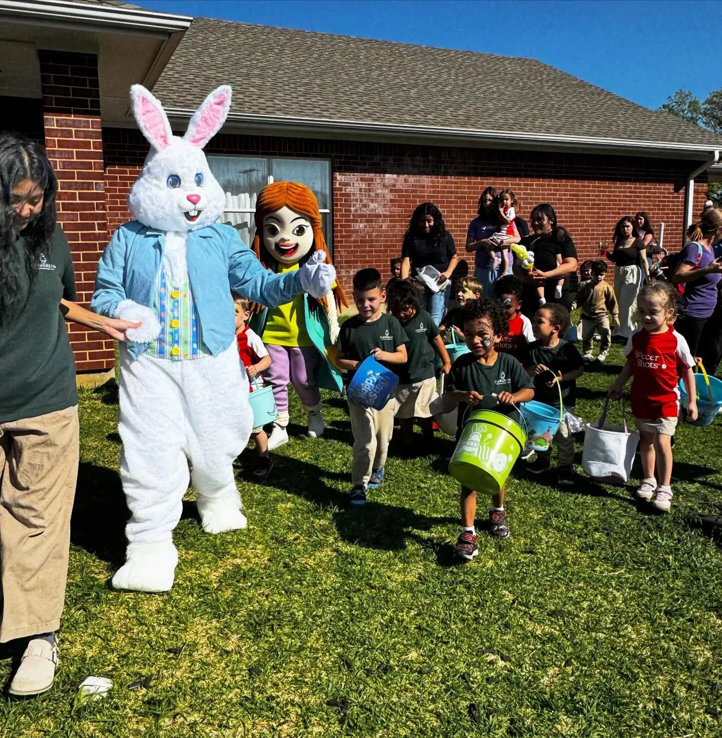 Sharing special moments! 💛

We love connecting with our amazing local family owed businesses in our community🌿✨ @noahsarkpettingfarm @lasupertiaoficial @laflorpaleteria @smileystrokesbymarilyn @bcfamilydentistry 

Thank you for being part of our Sp