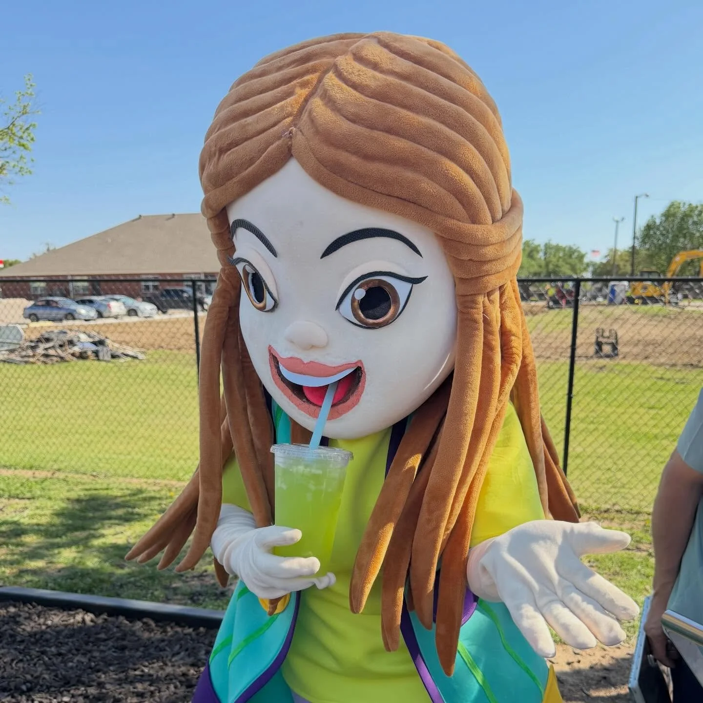 Sharing special moments! 💛

We love connecting with local family owned businesses in our community🌿✨ @noahsarkpettingfarm @lasupertiaoficial @laflorpaleteria @smileystrokesbymarilyn @bcfamilydentistry @canelitacoffeeco 

Thank you for being part of