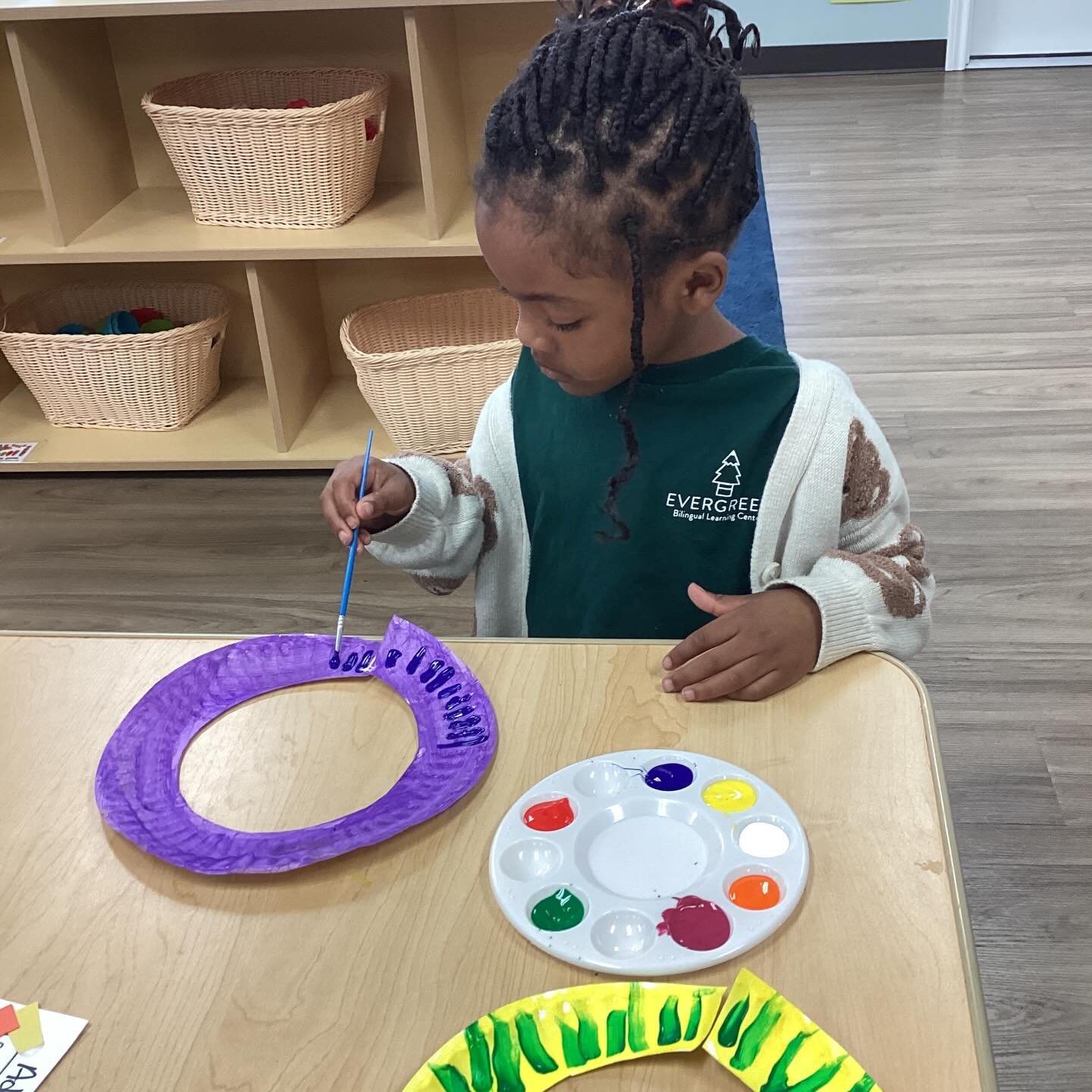 🌍✨ Cultural Tuesdays at Evergreen ✨🌍

Yesterday, we explored the beautiful culture of Nigeria 🇳🇬!

Our little learners dove into a hands-on activity where they created colorful necklaces inspired by Nigerian traditions. Through this experience, t