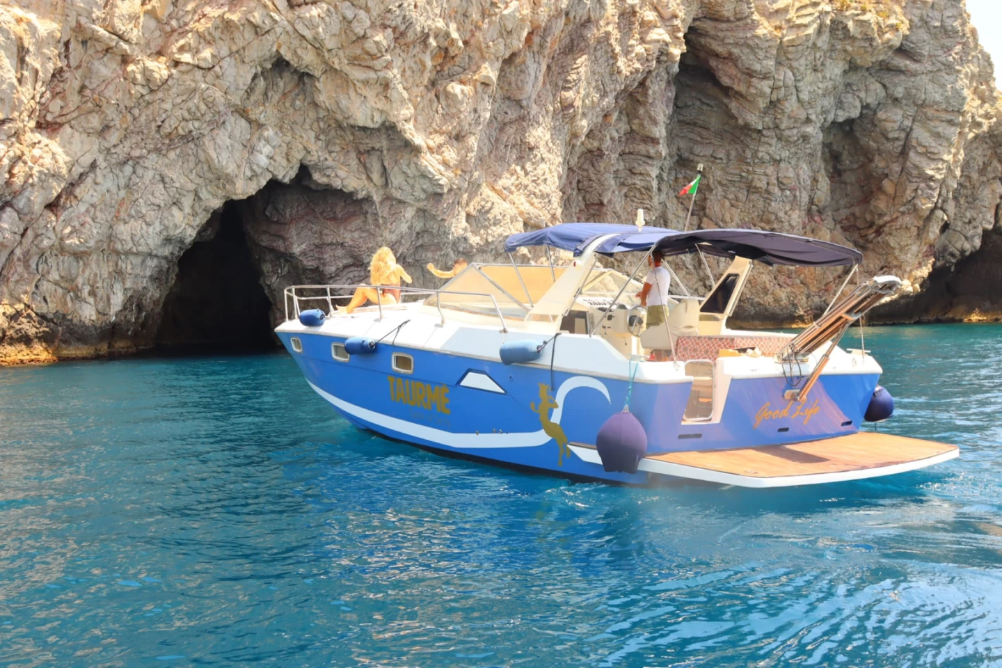 Shuttle 43 (10 PASSENGERS CAPACITY) FROM €499.99 PER HOUR