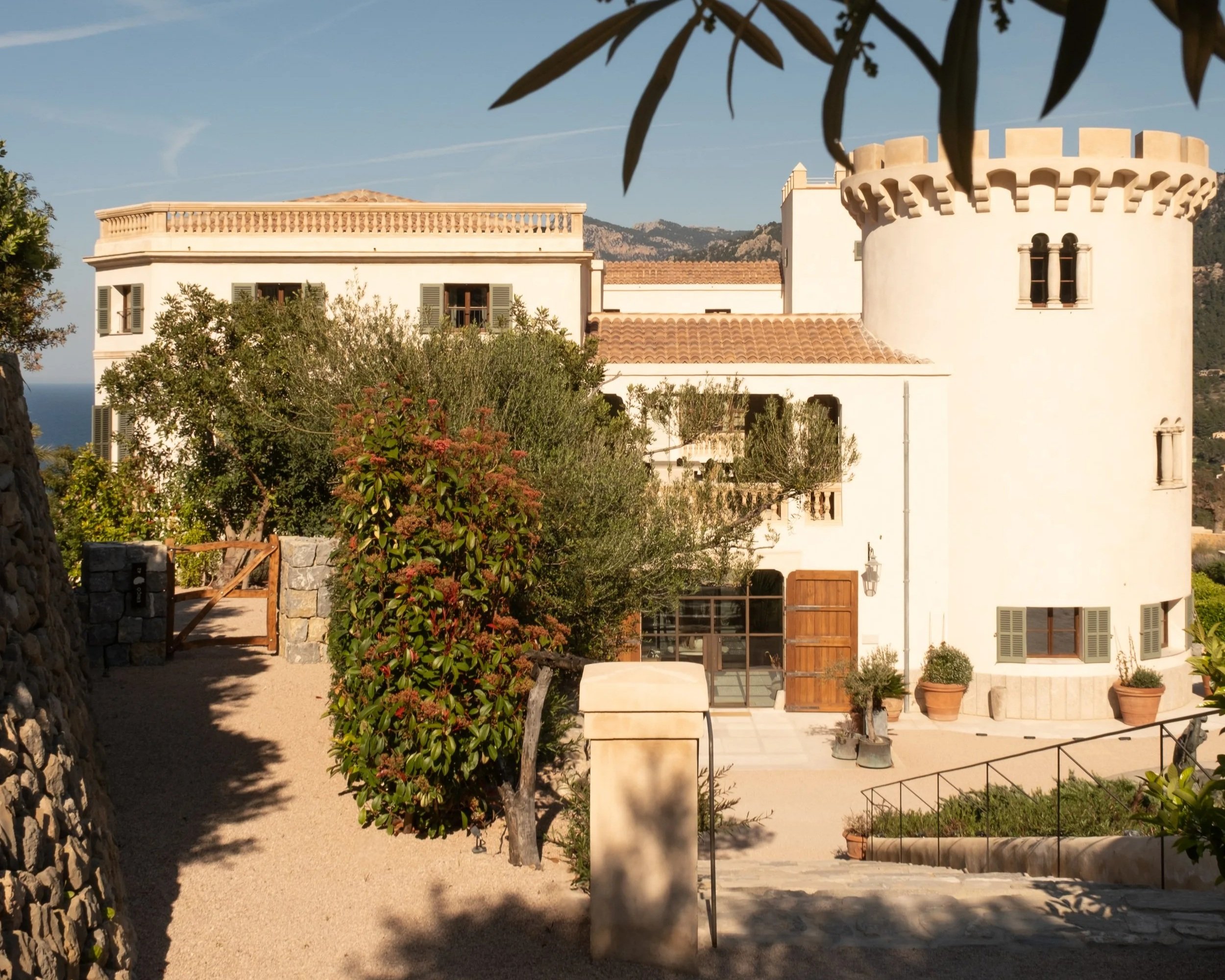 Son+Bunyola_Building+Entrance.jpg