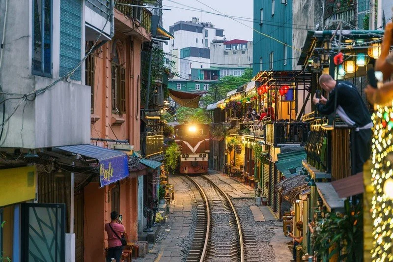 Rue du train Hanoi 1.jpg