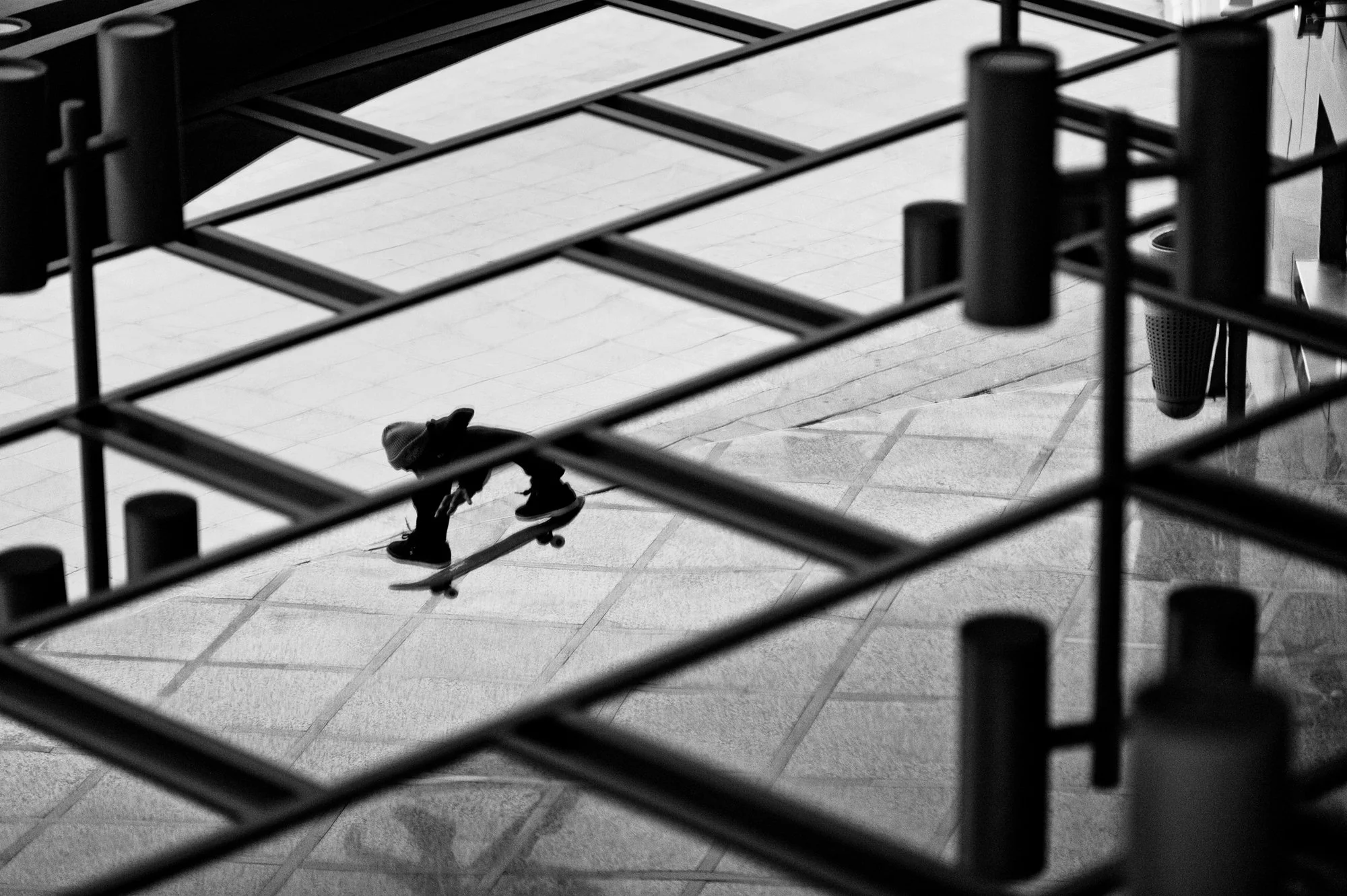 Felipe_Gustavo_Kickflip_Reflexion_AdobeRGB_8002_B&W.jpg