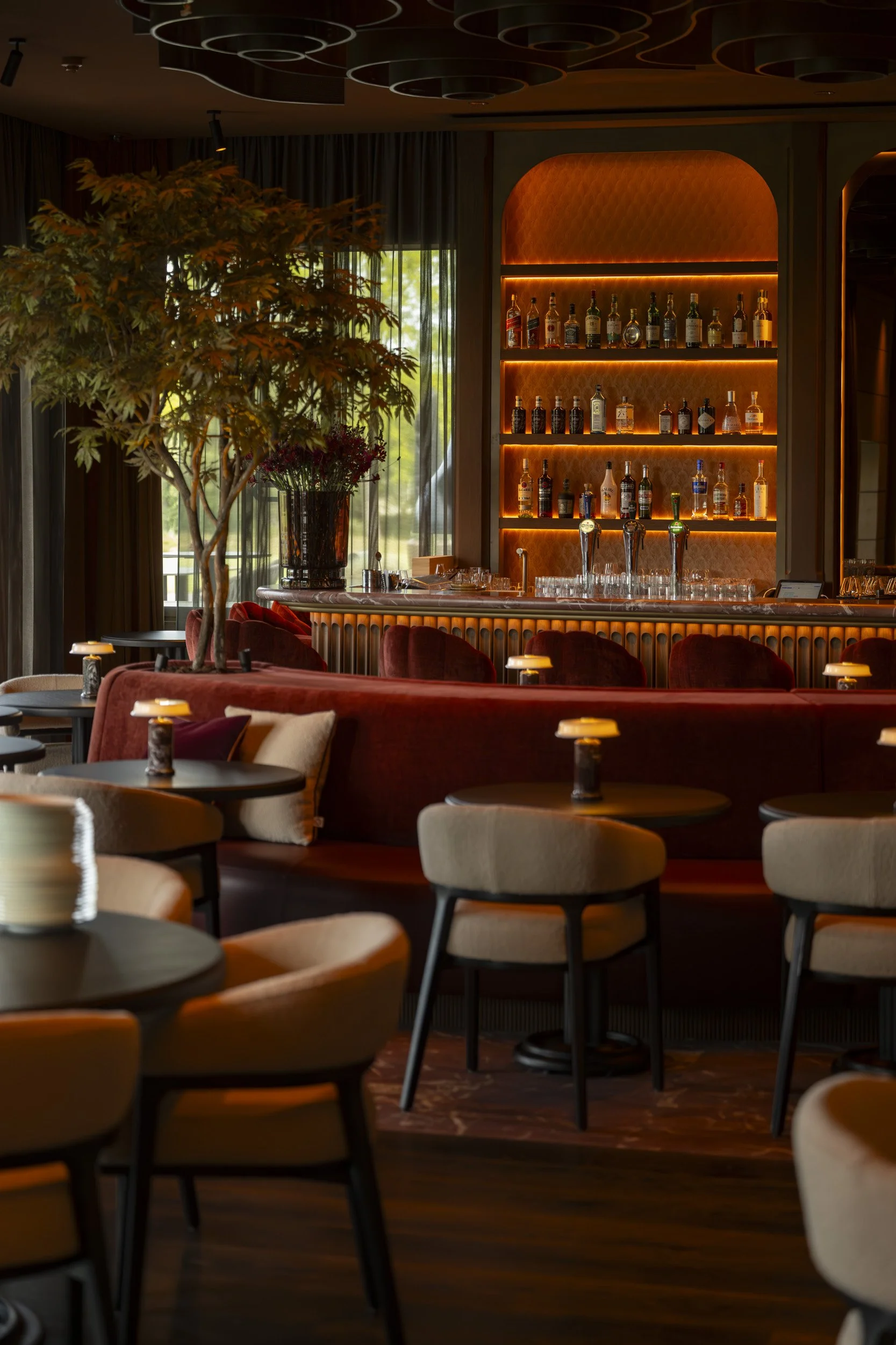 Bluemonque-BernardusCafe-20260427-LR.jpg