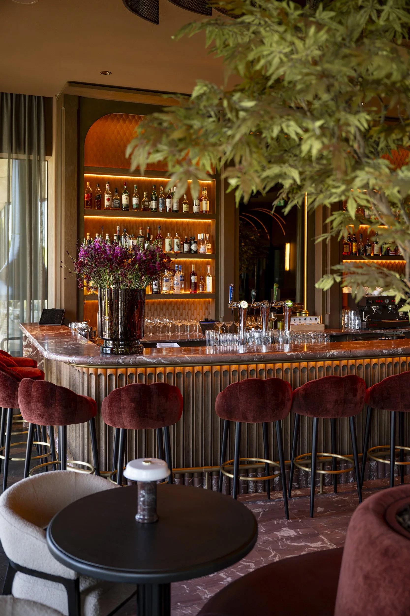 Bluemonque-BernardusCafe-20260429-LR.jpg