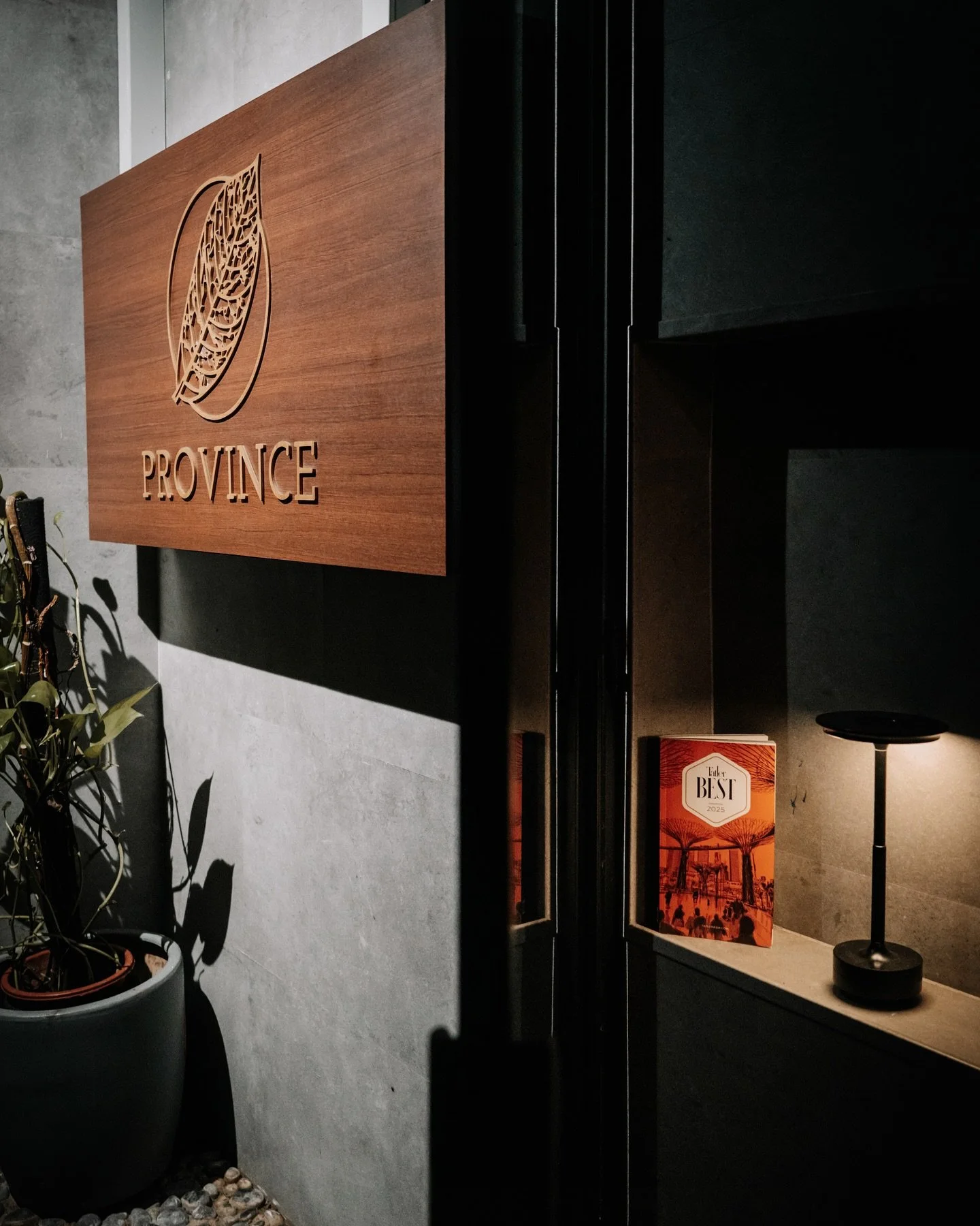 A quiet corner of Joo Chiat that opens into another world. Step through the door and into a space shaped by season rhythm and care.

Lunch seatings run Wednesday to Sunday at 12.30pm

Dinner begins at 7.00pm on Wednesdays and Thursdays

Fridays to Su