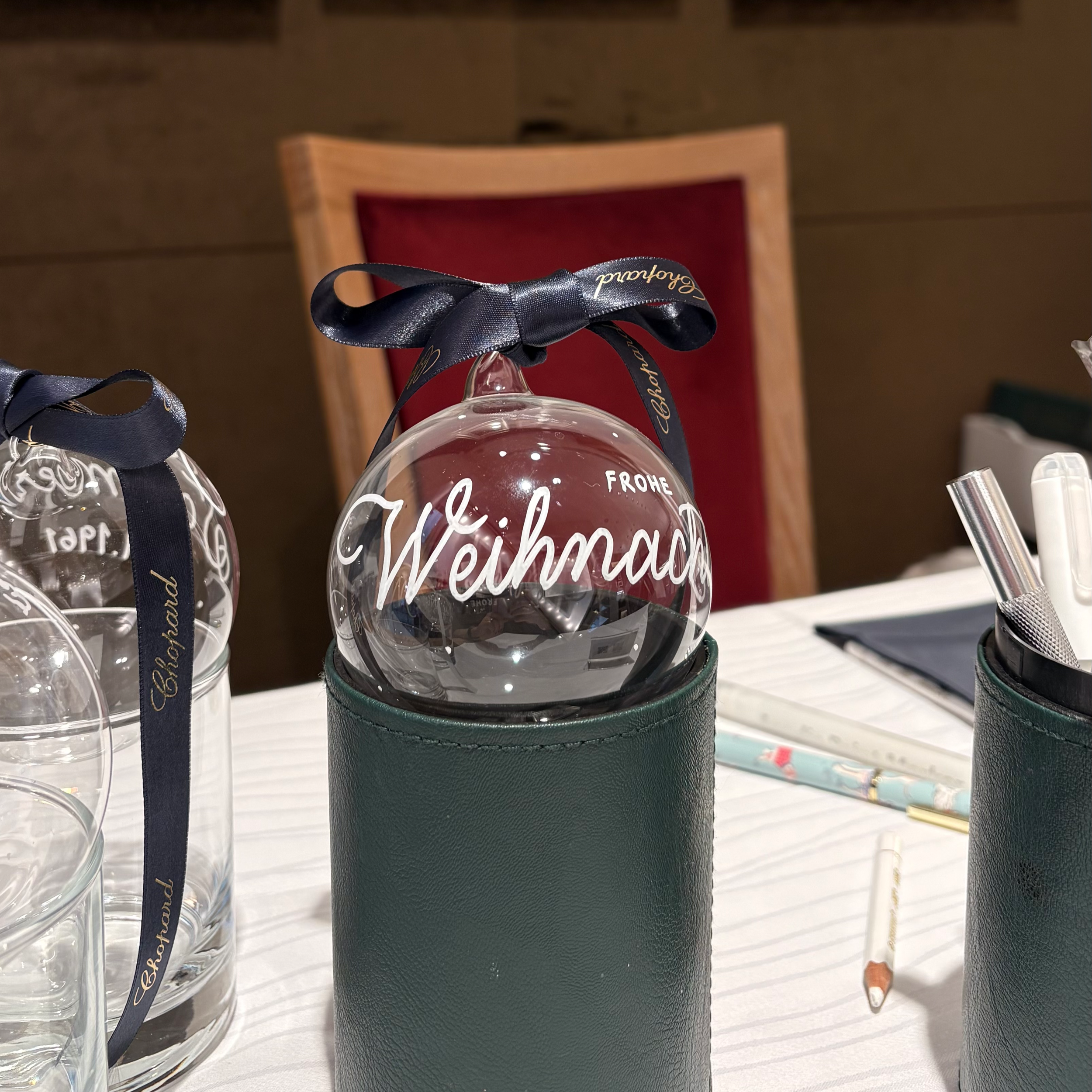 Calligraphy Personalised Bauble. Personalisiert Weihnachtsbaumschmuck