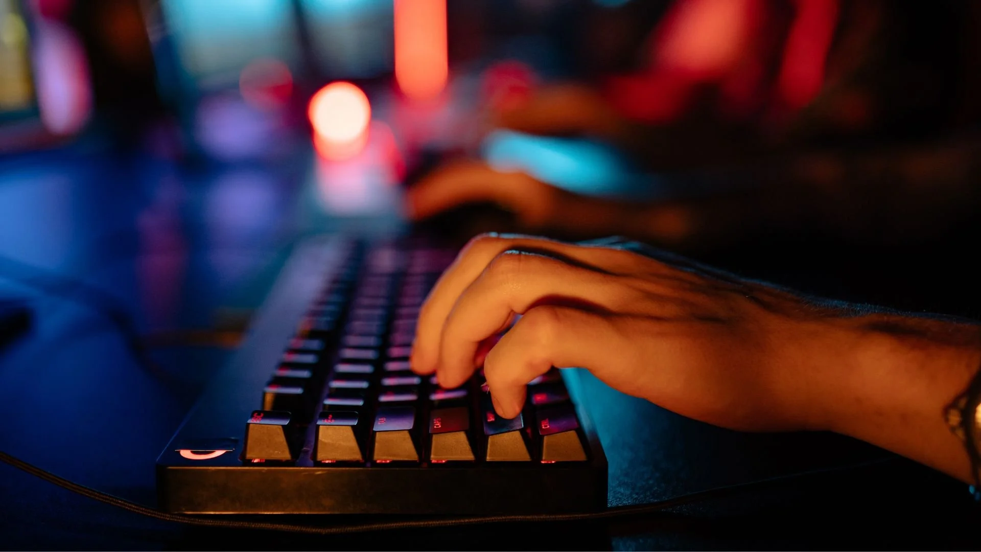 why you need to start building a digital community </span>