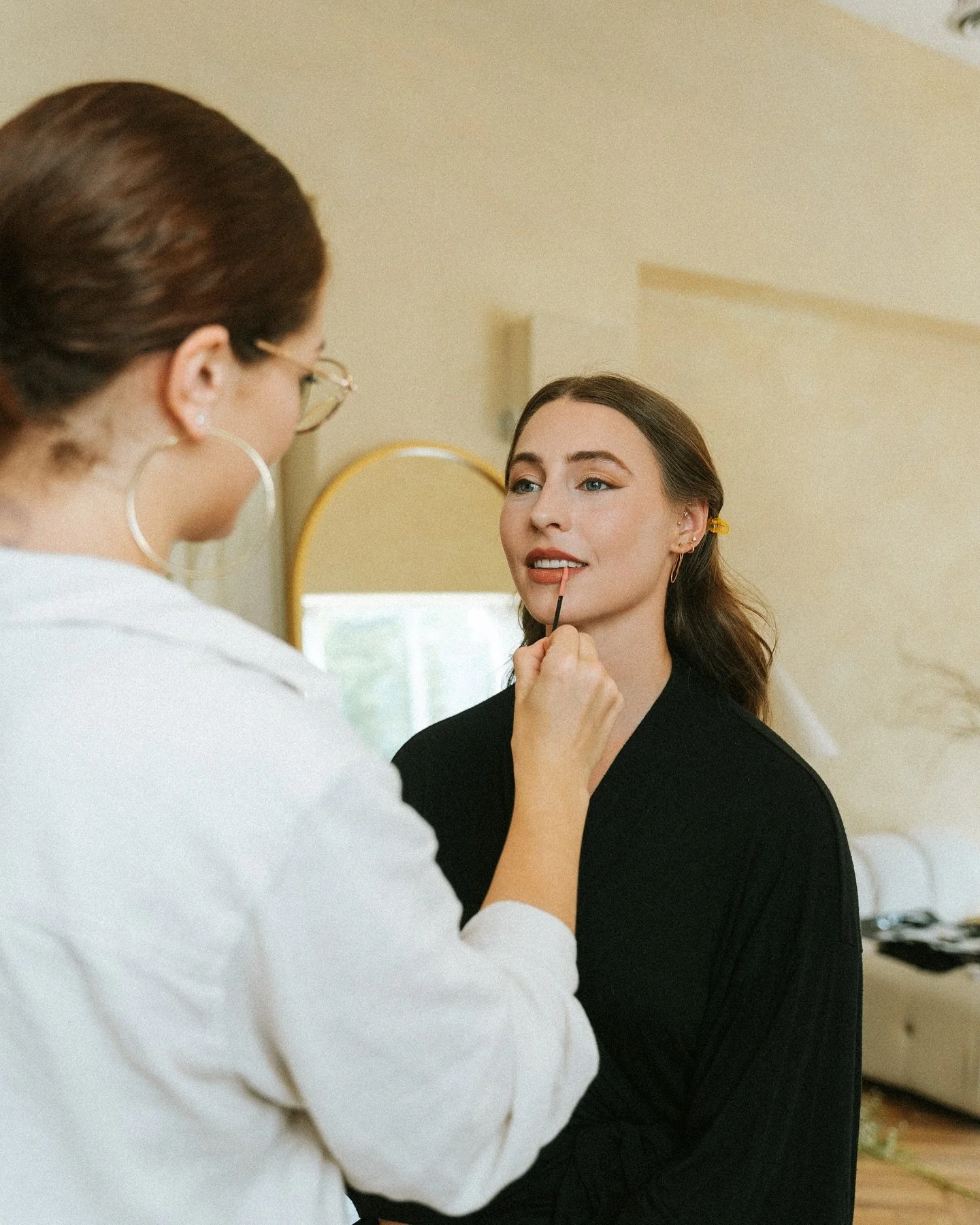 Part 1: last weekend&rsquo;s styled bridal shoot

I met some wonderful new humans, saw a few familiar faces and got to play with some makeup! My favorite combination of things!! ✨

Thank you @whiterosephotographyllc for hosting the shoot &amp; provid
